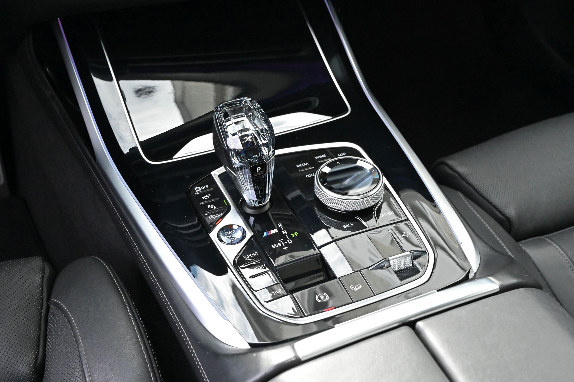 BMW X7 xDrive M50i Steptronic-image-14