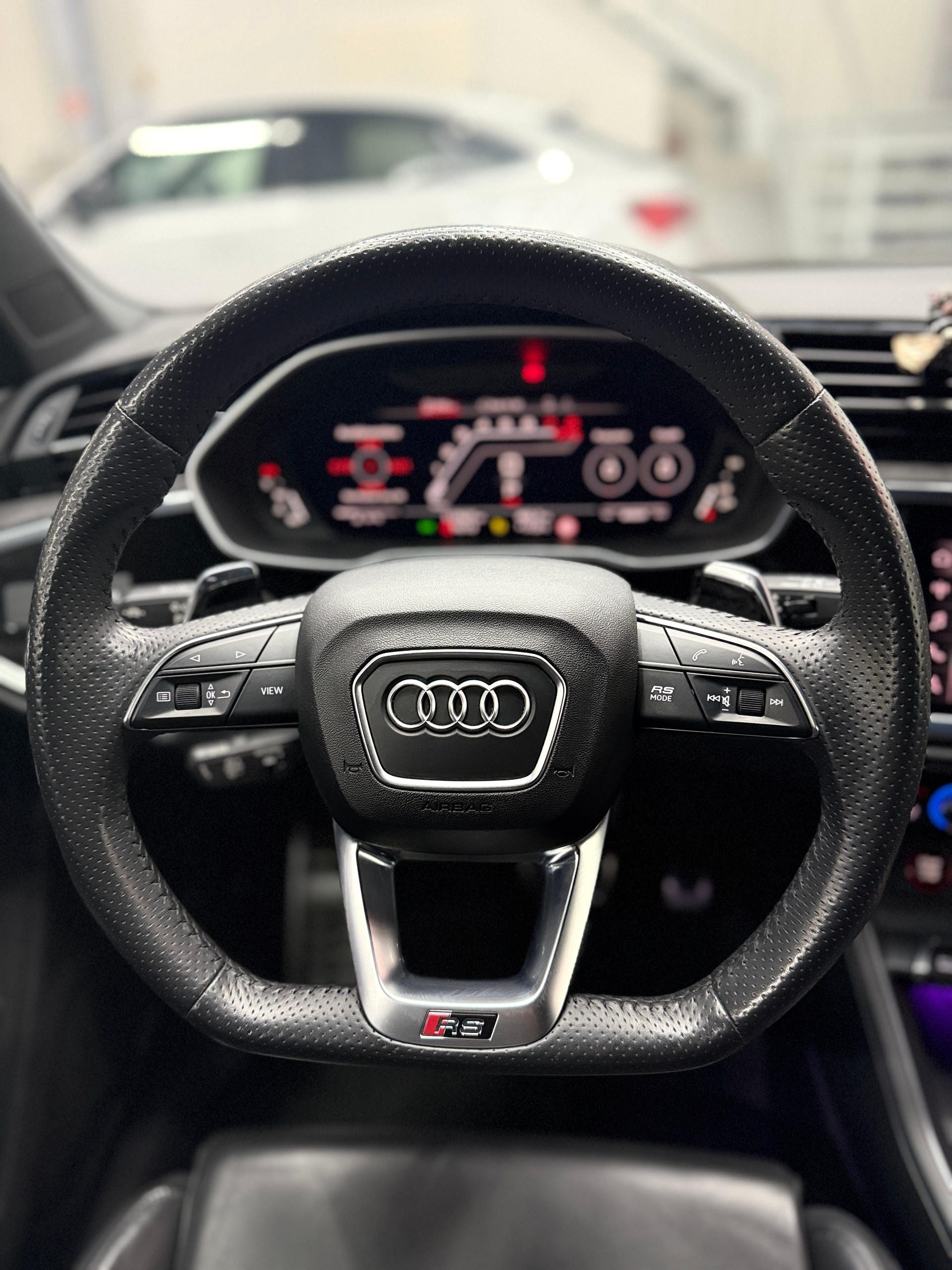 AUDI RS Q3 Sportback quattro S tronic-image-19