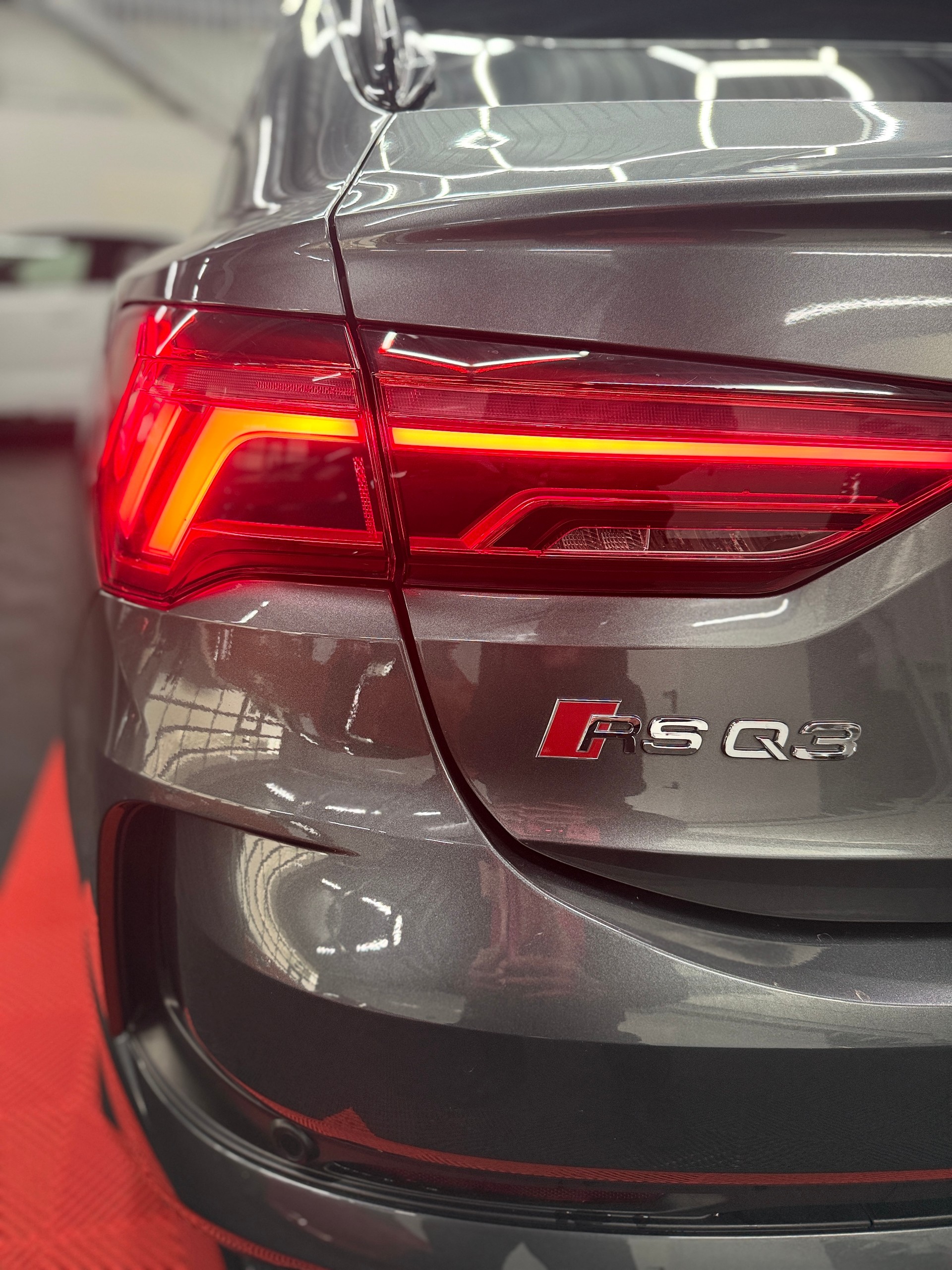 AUDI RS Q3 Sportback quattro S tronic-image-12