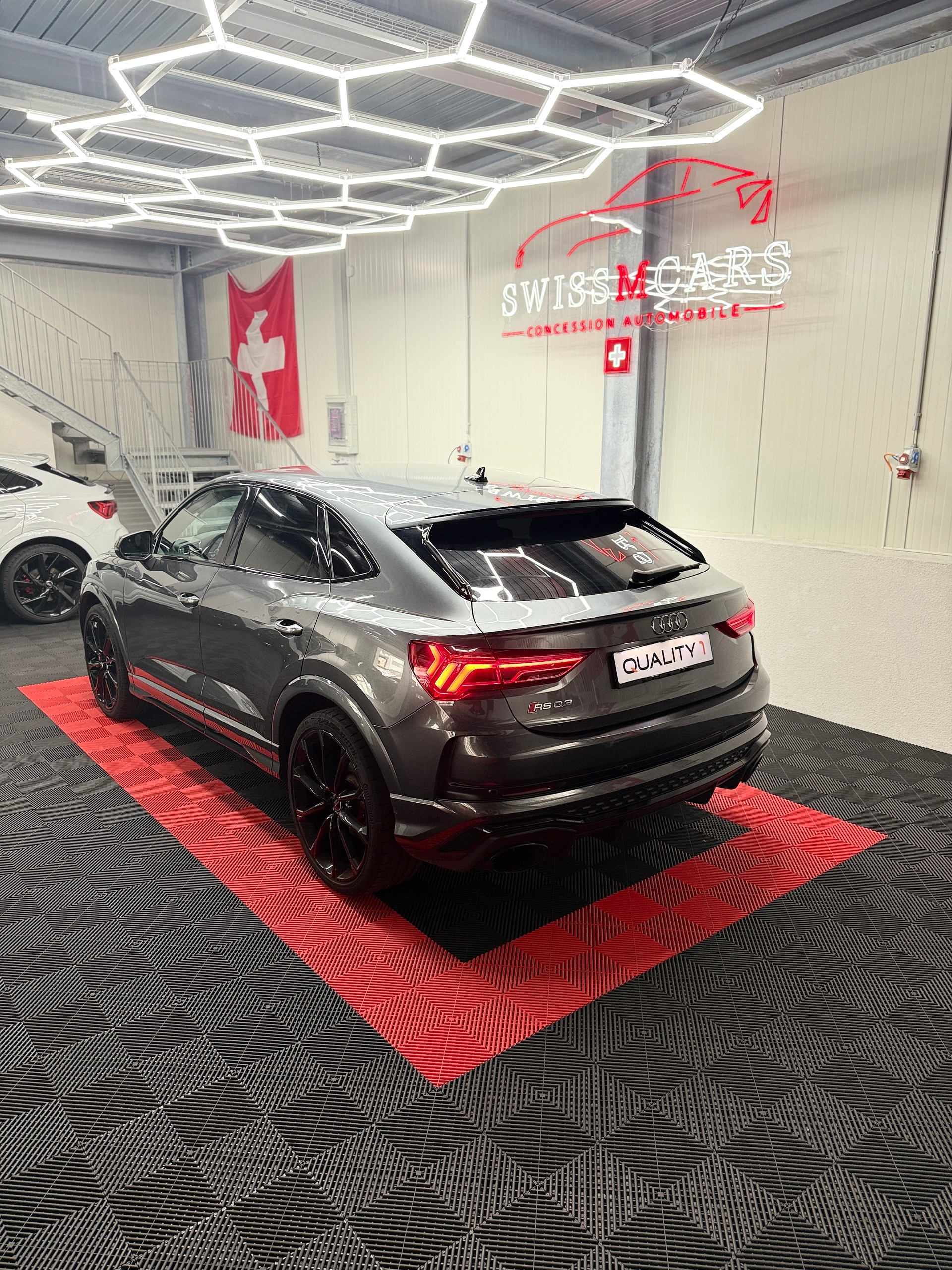 AUDI RS Q3 Sportback quattro S tronic-image-7