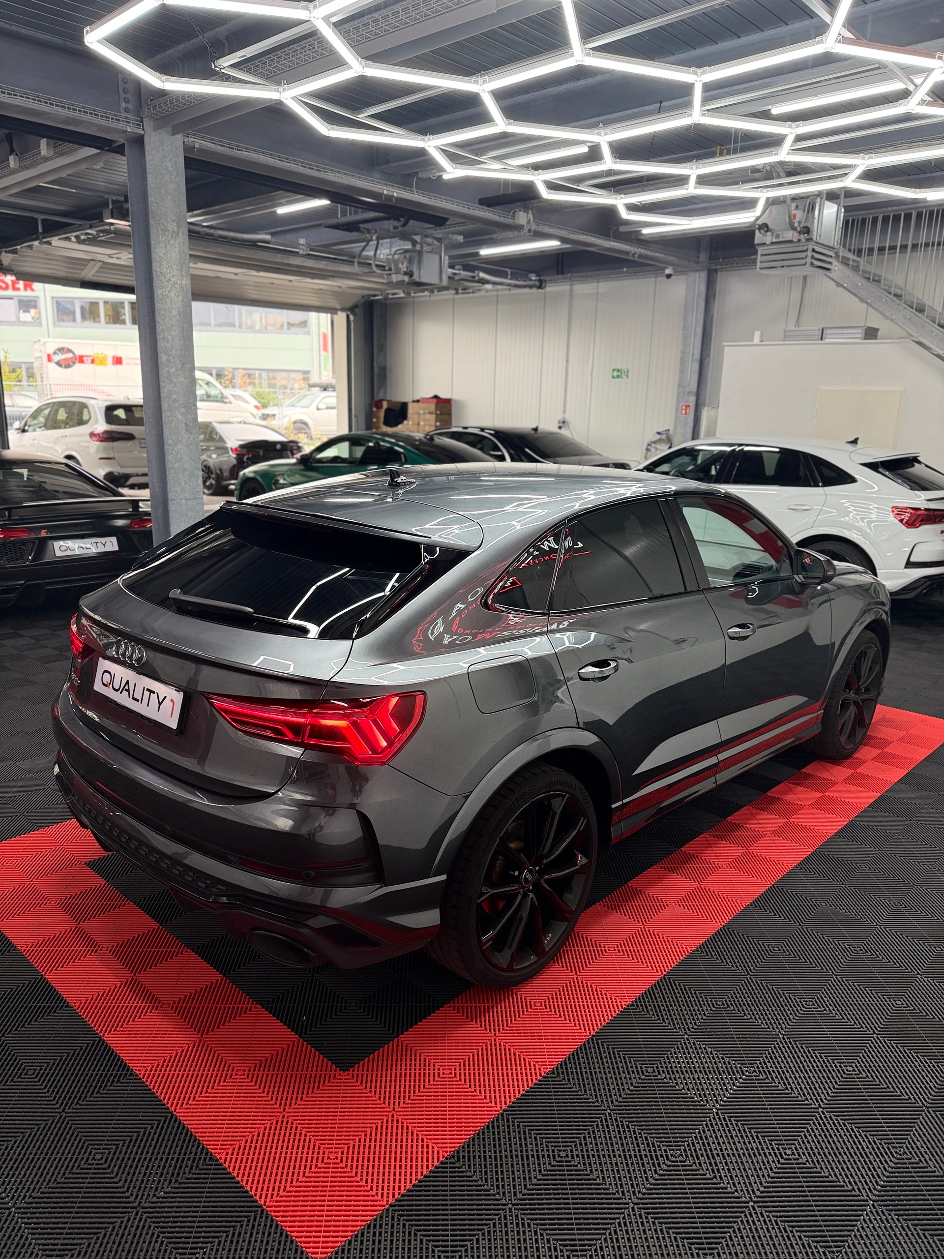 AUDI RS Q3 Sportback quattro S tronic-image-10