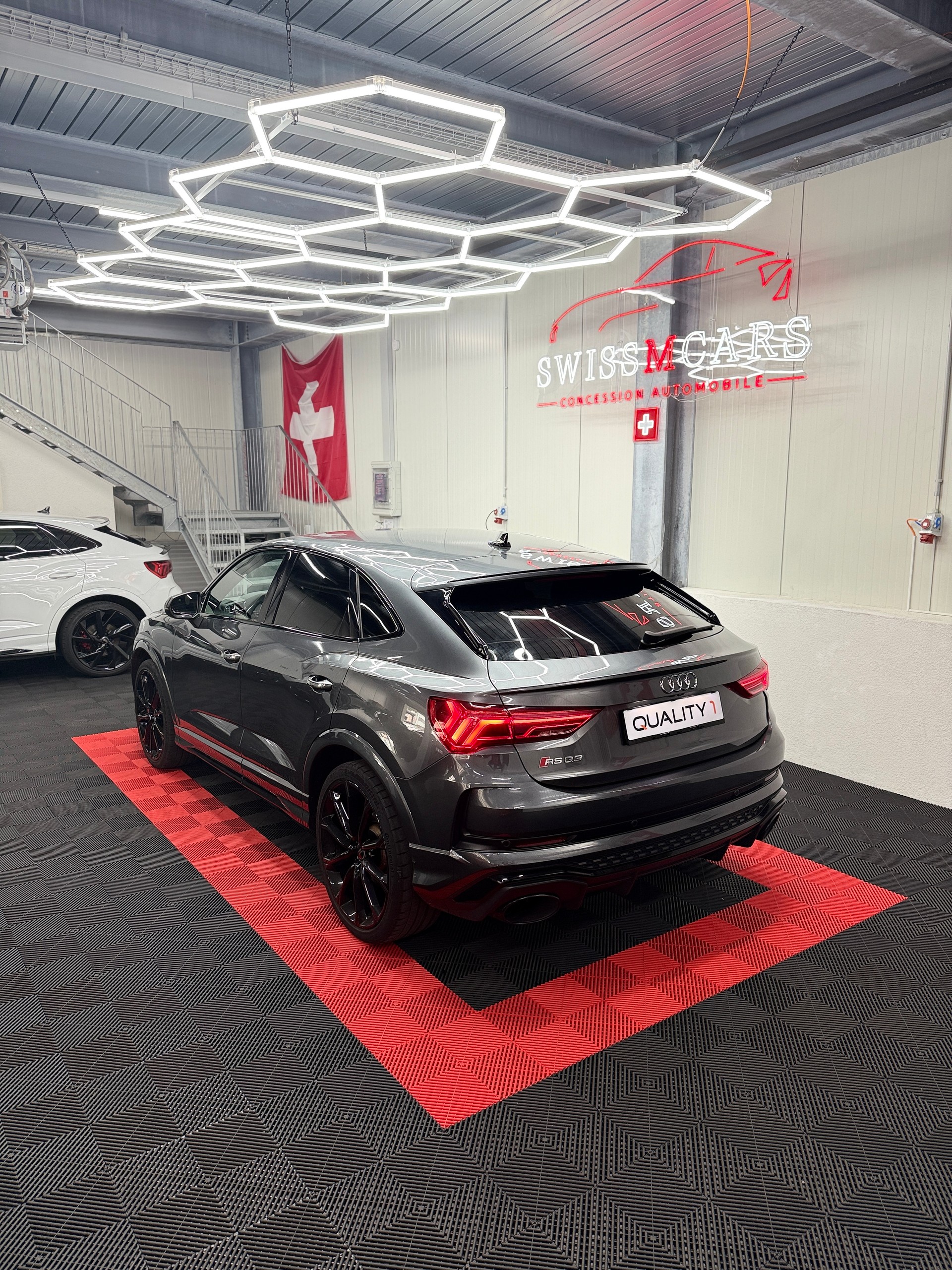AUDI RS Q3 Sportback quattro S tronic-image-8