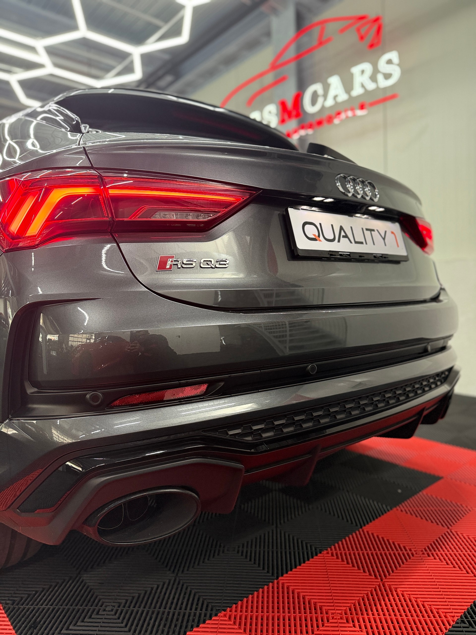 AUDI RS Q3 Sportback quattro S tronic-image-11