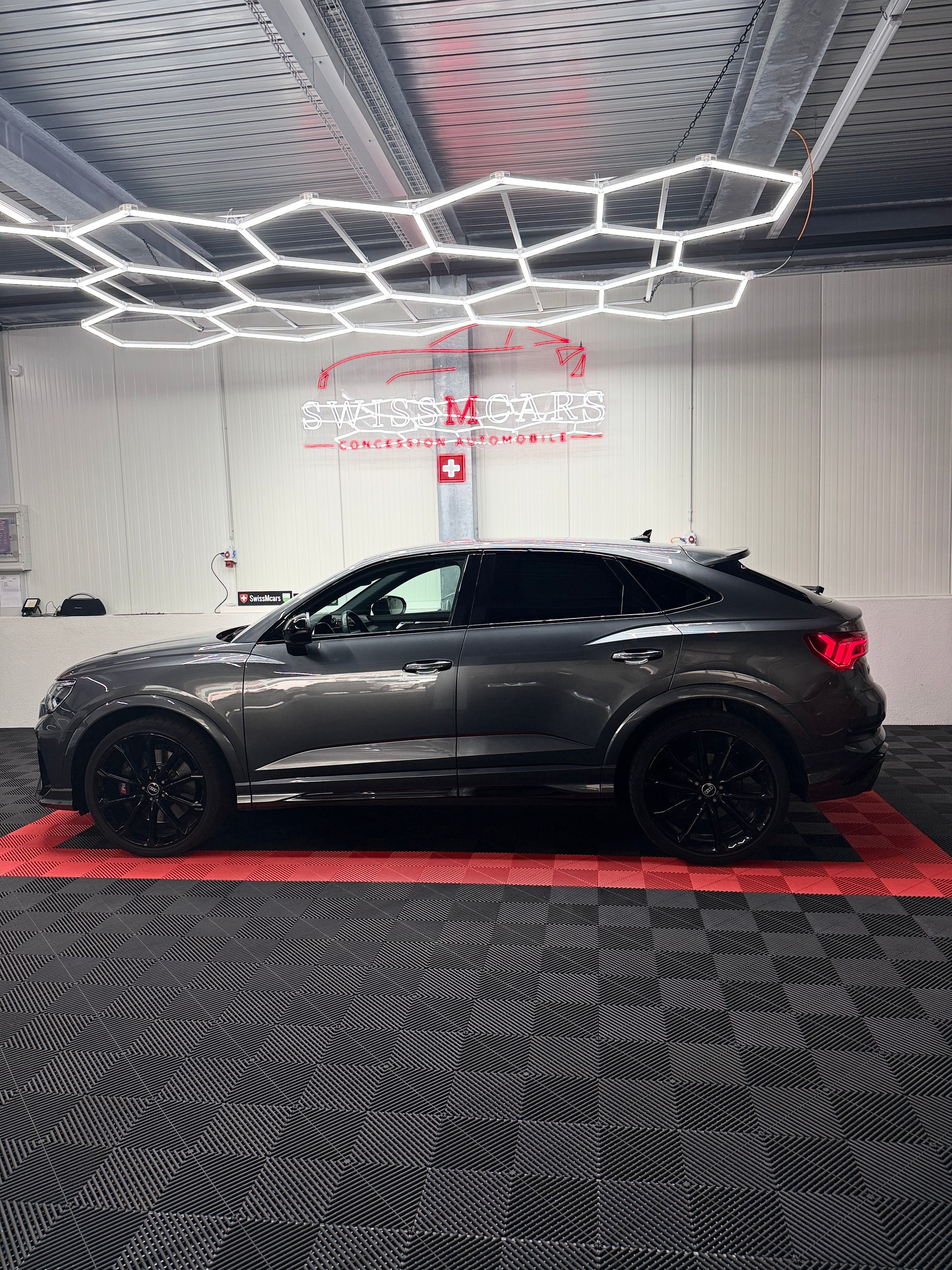 AUDI RS Q3 Sportback quattro S tronic-image-6