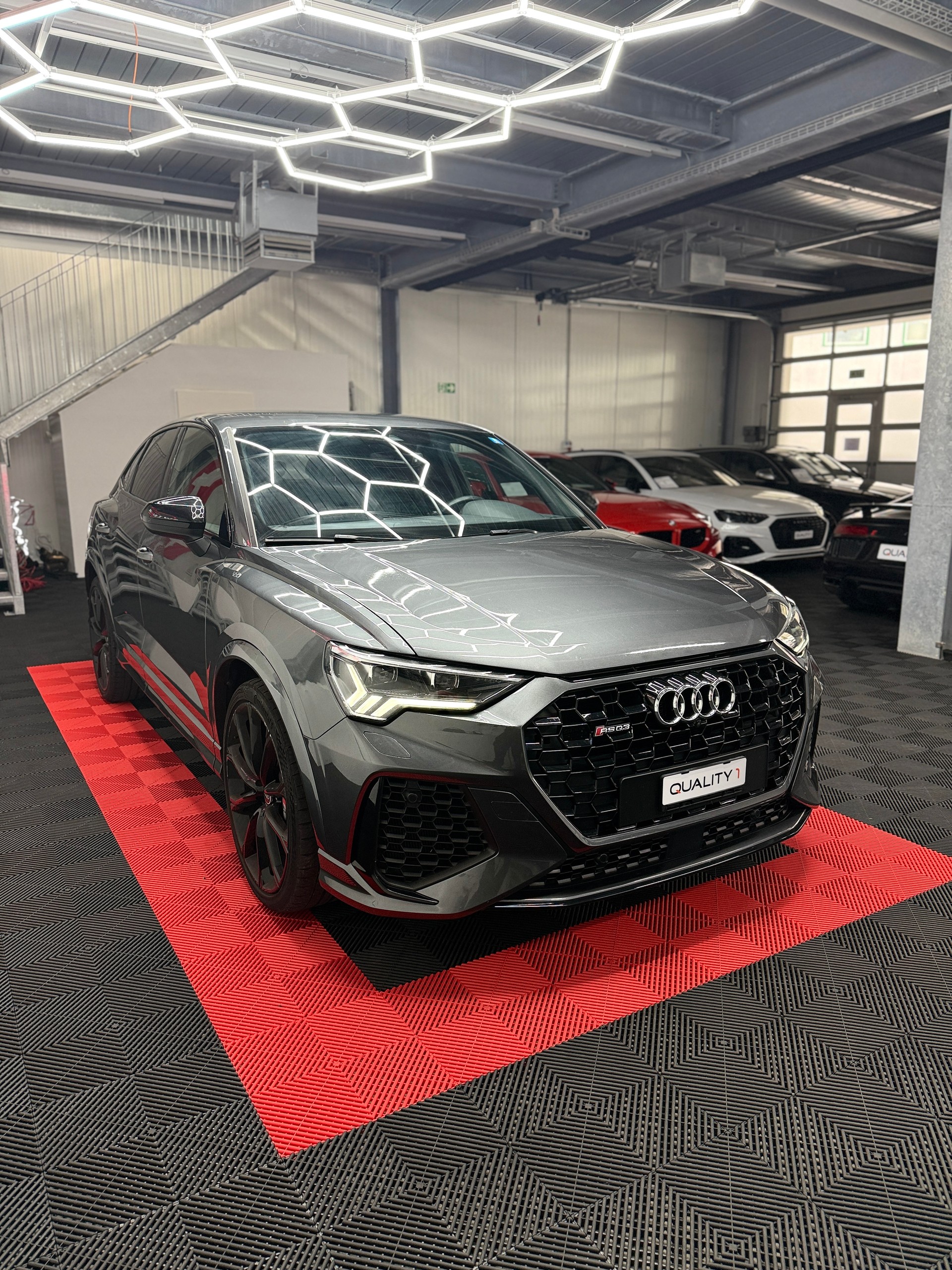 AUDI RS Q3 Sportback quattro S tronic-image-4