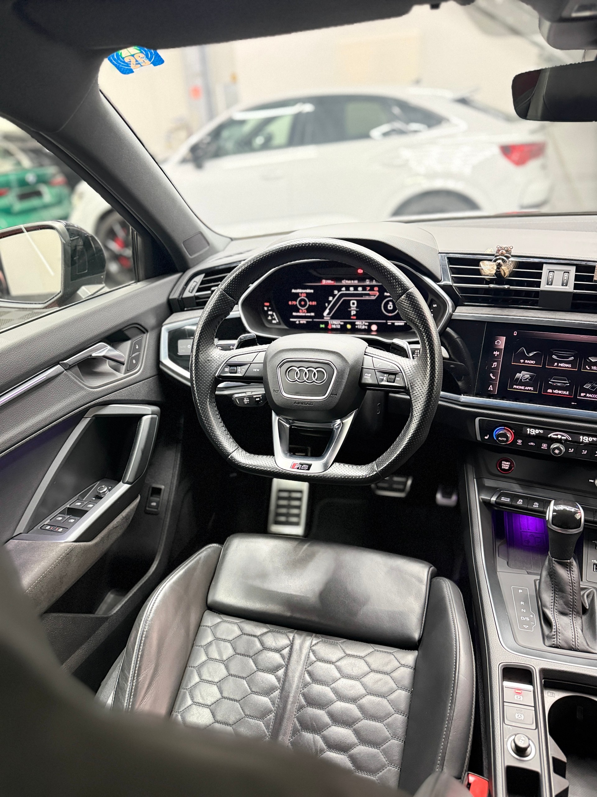AUDI RS Q3 Sportback quattro S tronic-image-16