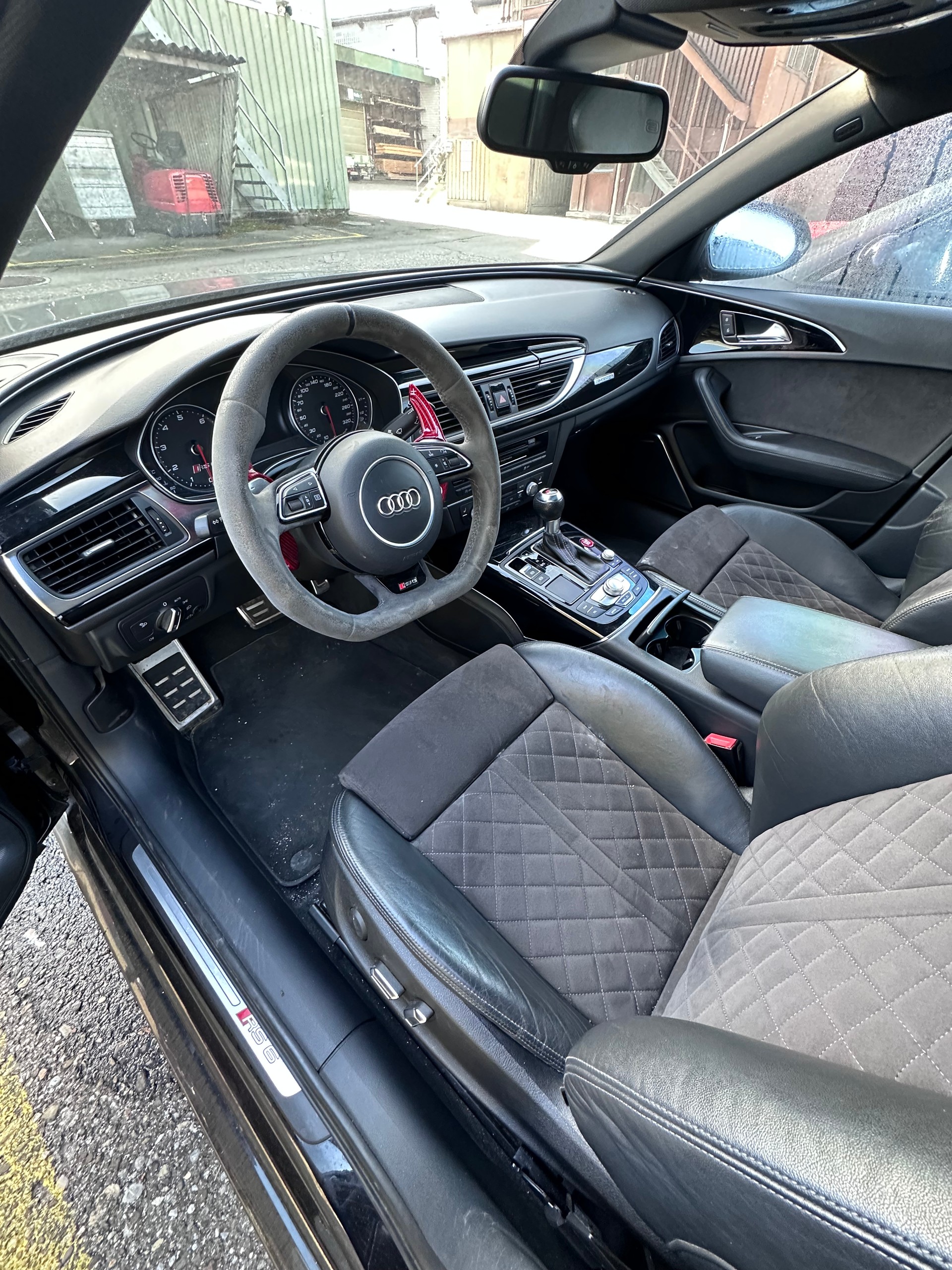 AUDI RS6 Avant 4.0 TFSI V8 quattro Tiptronic-image-3