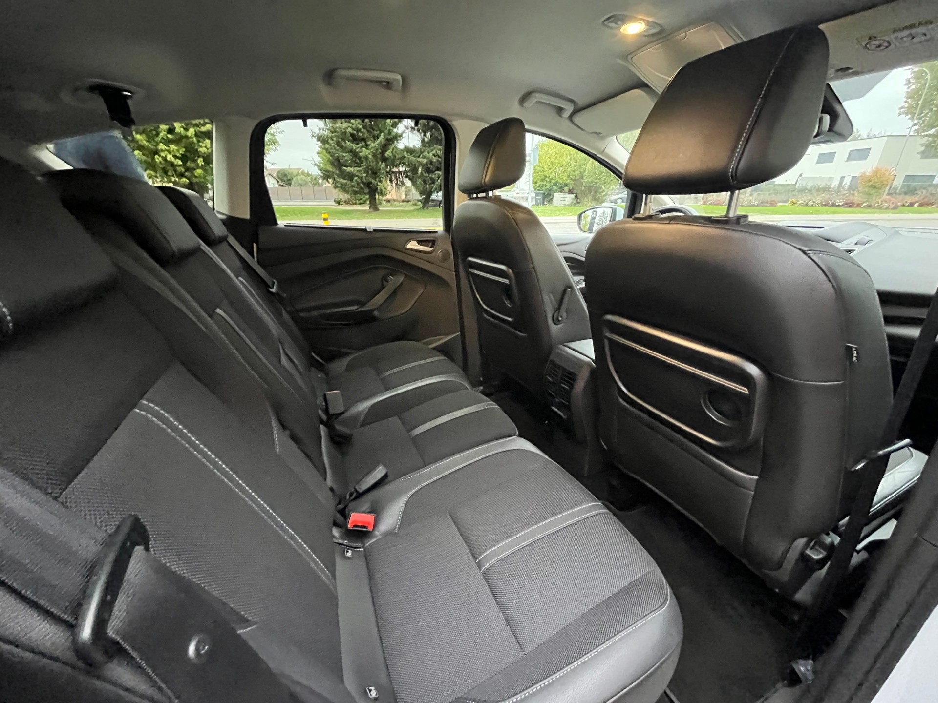 FORD C-Max 1.5 SCTi Titanium Automat-image-10