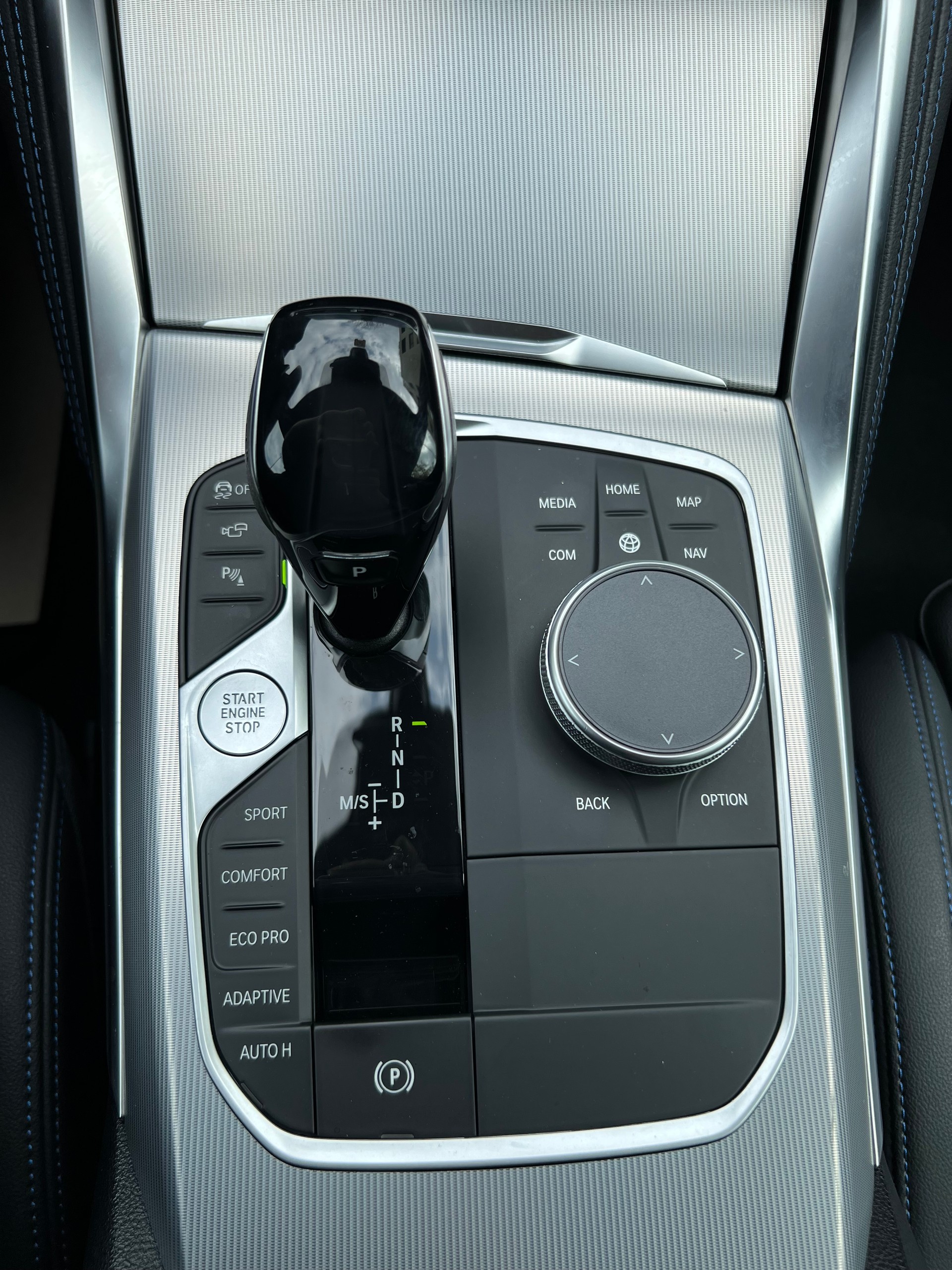 BMW M440i xDrive 48V Coupé Steptronic-image-18