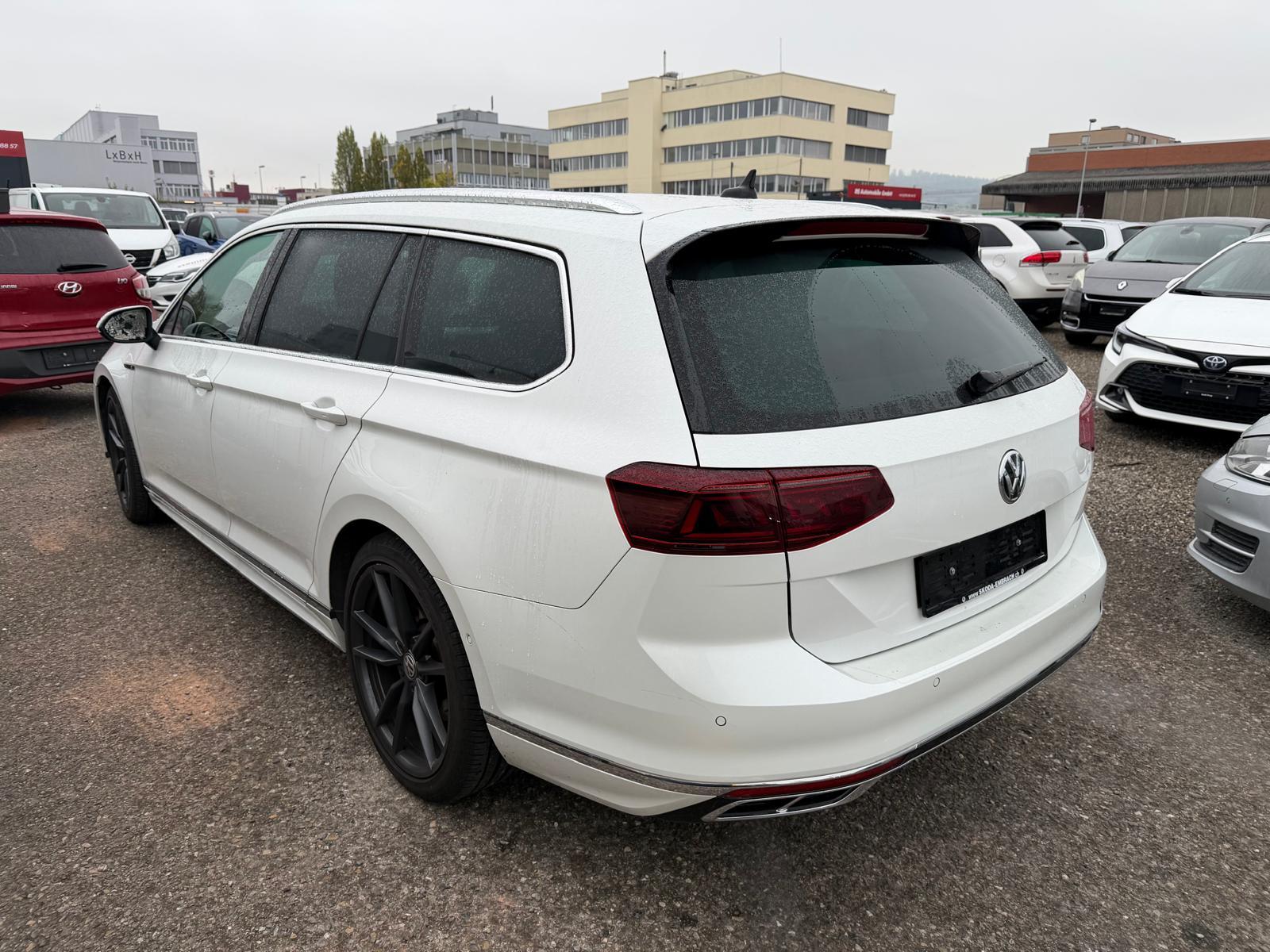VW Passat Variant 2.0 TSI R-Line DSG 4m-image-4