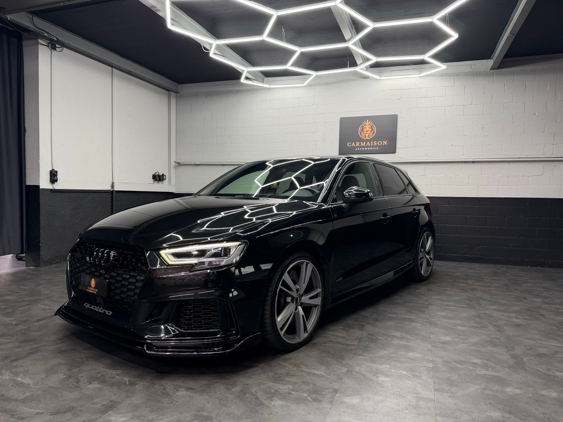 AUDI RS3 Sportback 2.5 TSI quattro | CH-Auto | Ohne OPF | Maxton-Design | Rückfahrkamera | Bang & Olufsen | ACC Tempomat-image-2