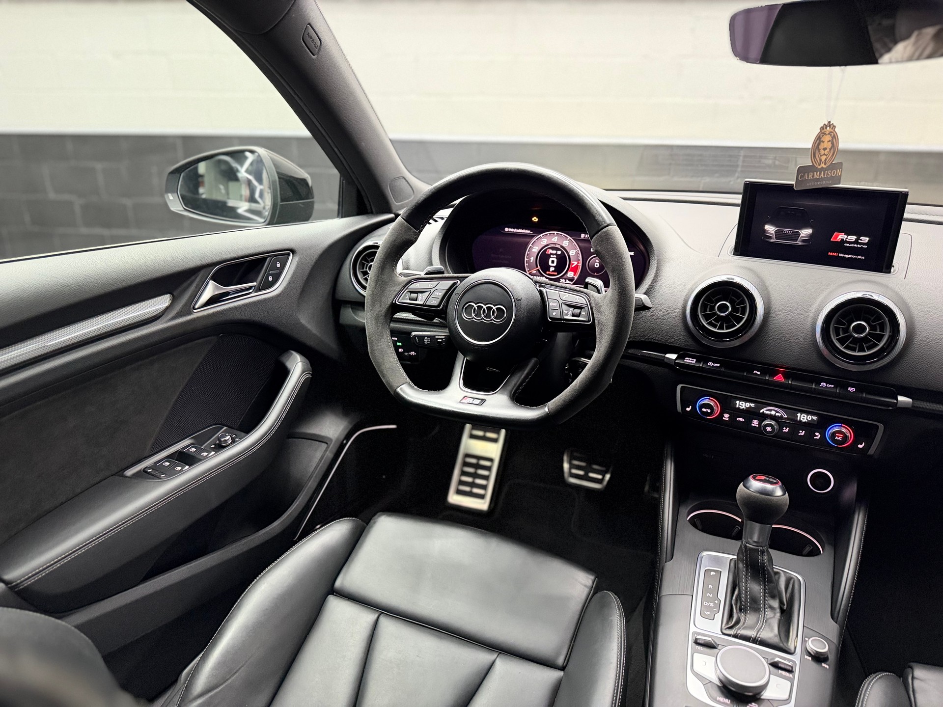 AUDI RS3 Sportback 2.5 TSI quattro | CH-Auto | Ohne OPF | Maxton-Design | Rückfahrkamera | Bang & Olufsen | ACC Tempomat-image-16