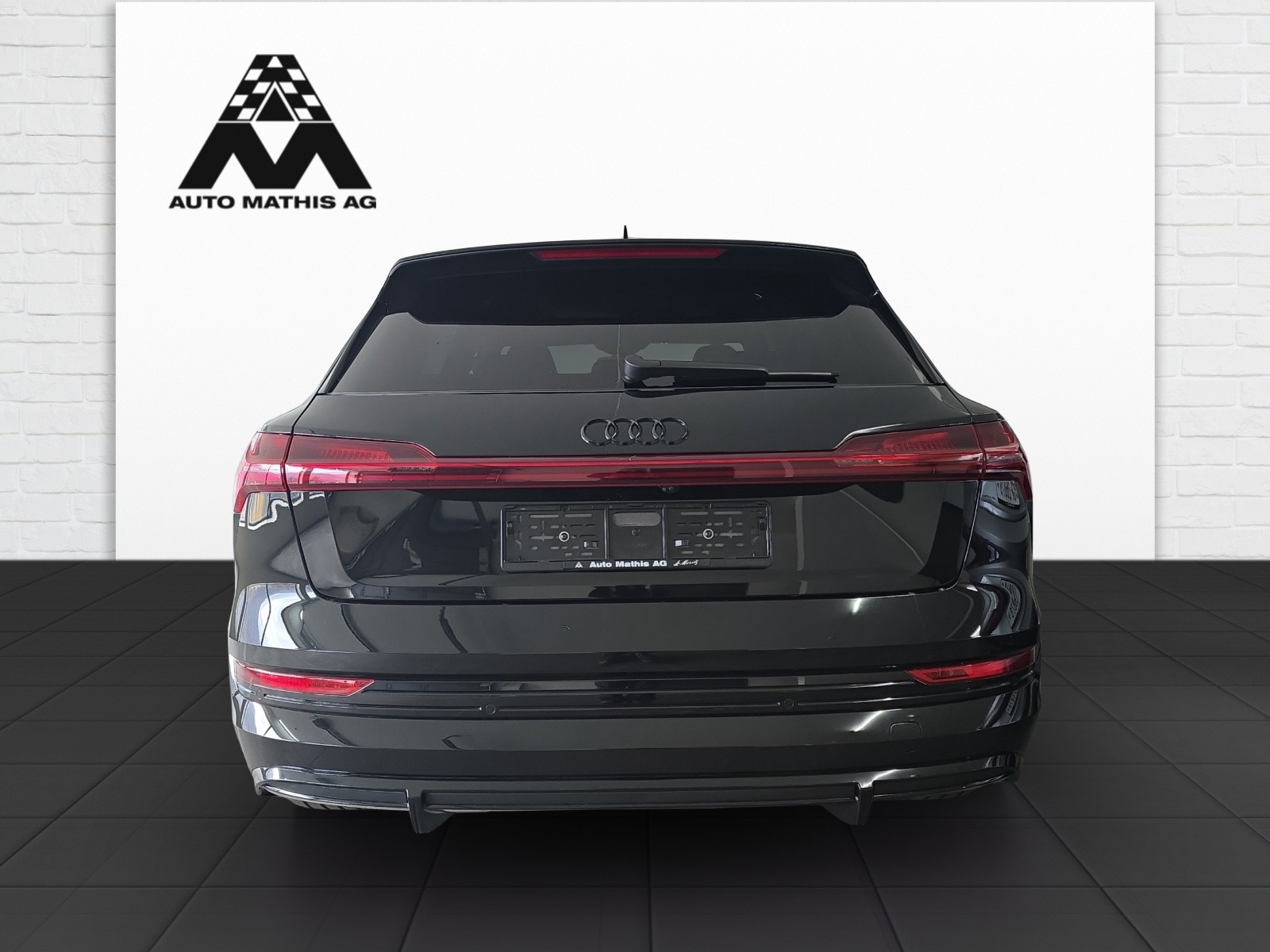 AUDI e-tron 55 S Line Black Edition quattro-image-9