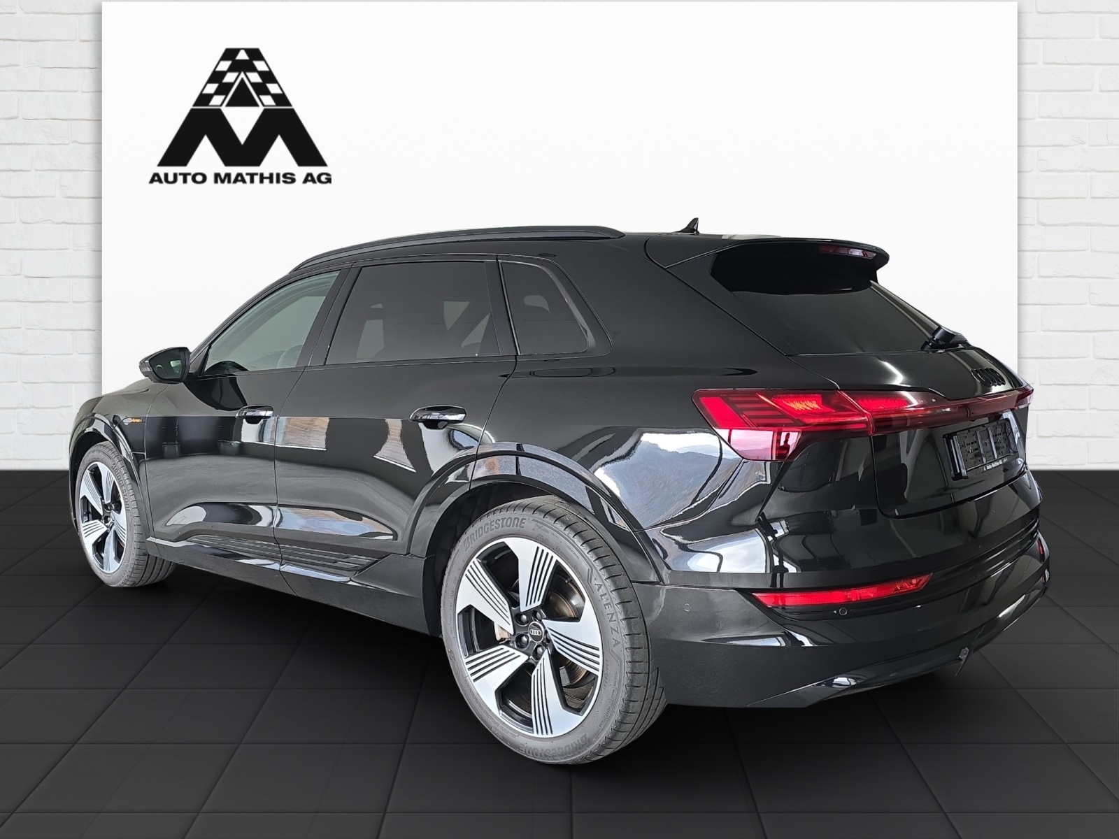 AUDI e-tron 55 S Line Black Edition quattro-image-3