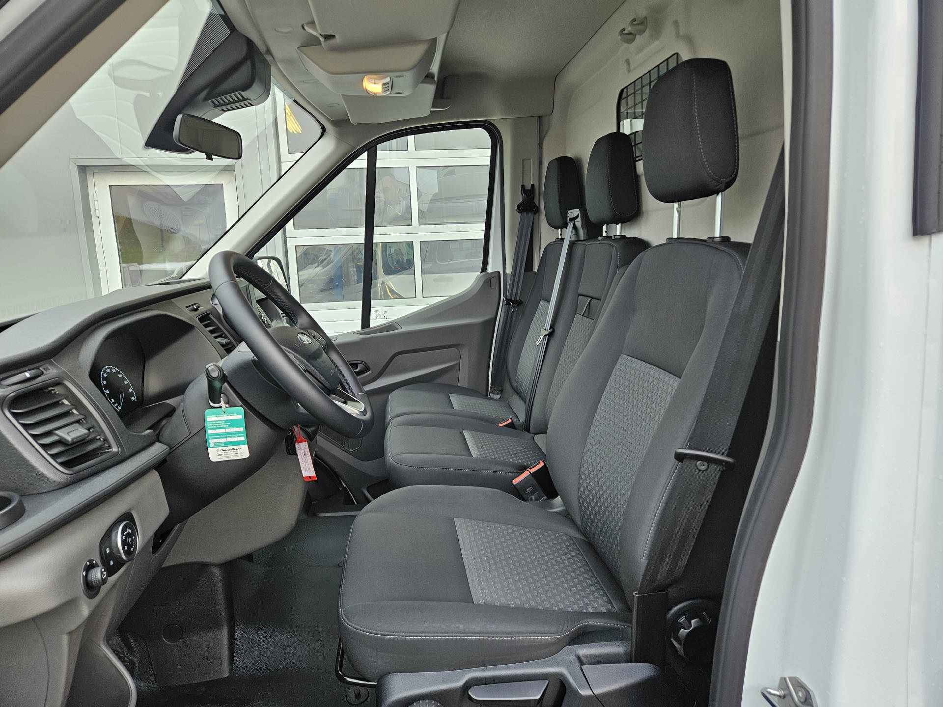 FORD Transit Van 350 L4H3 2.0 EcoBlue 130 Trend-image-5