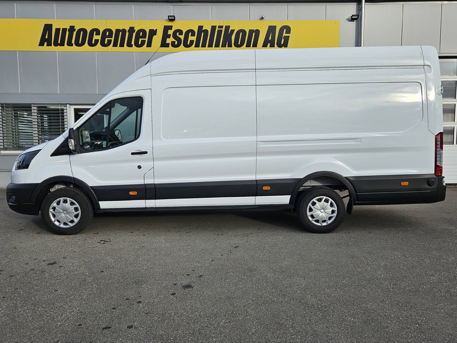 FORD Transit Van 350 L4H3 2.0 EcoBlue 130 Trend-image-1
