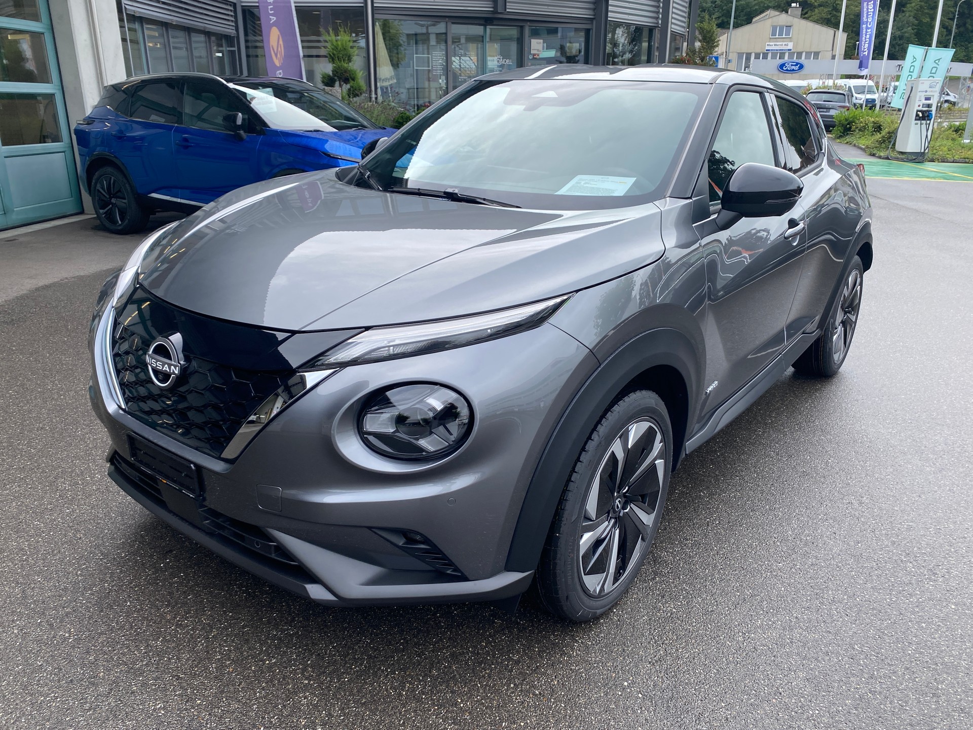 NISSAN Juke 1.6 FHEV Tekna-showroom-element-1