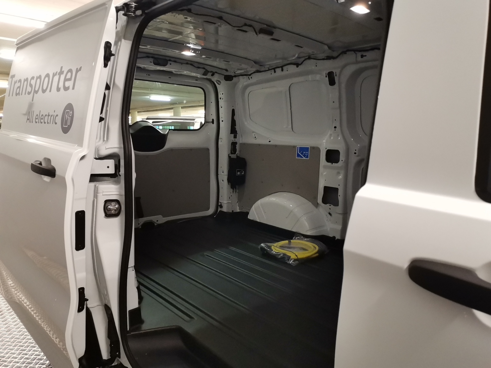 VW Transporter Kaw. 3500 E-Motor-image-12
