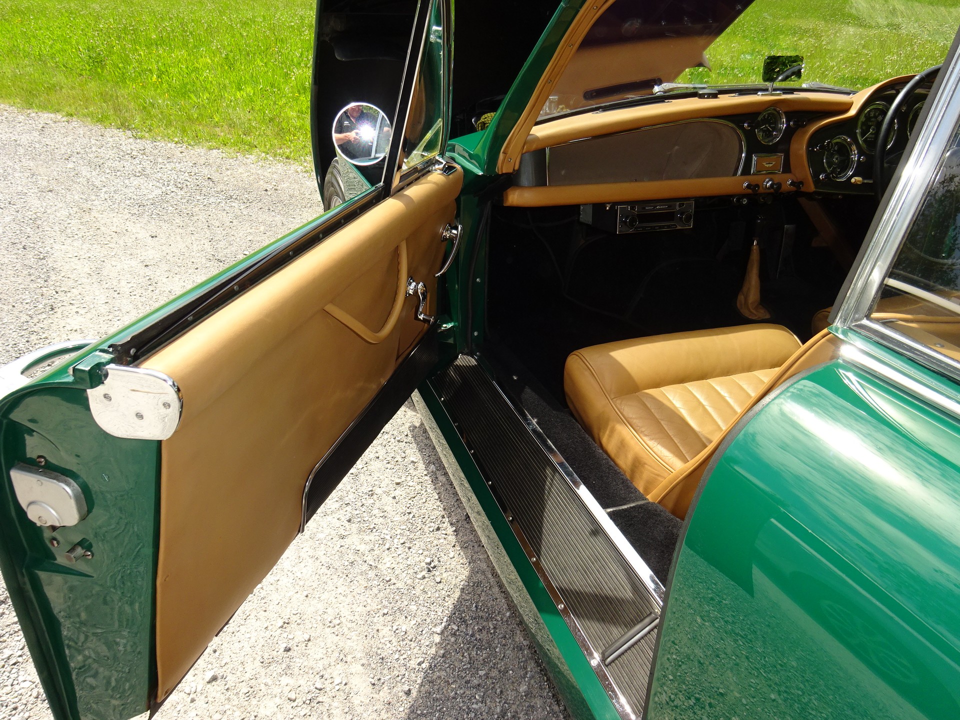 ASTON MARTIN DB2/4 Mk III-image-9