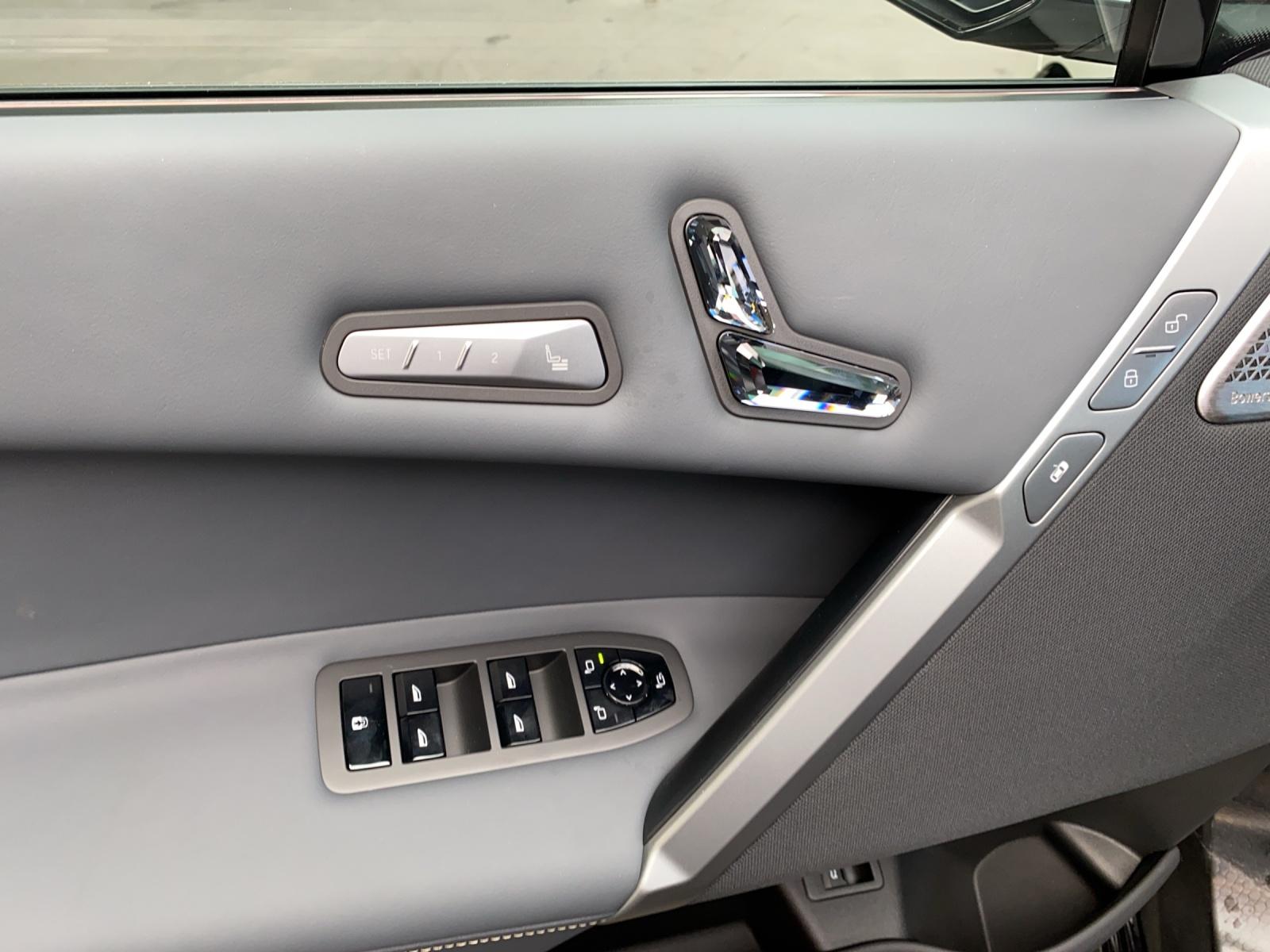 BMW iX M60-image-14