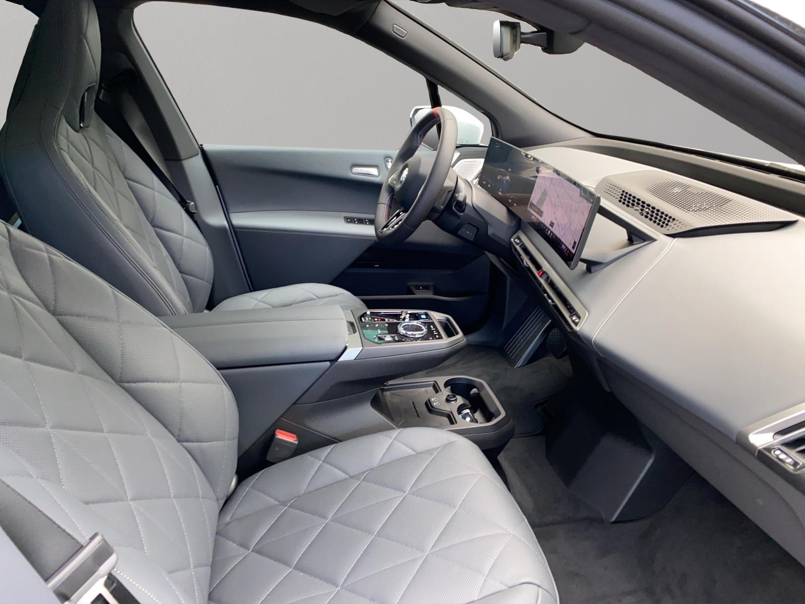 BMW iX M60-image-10