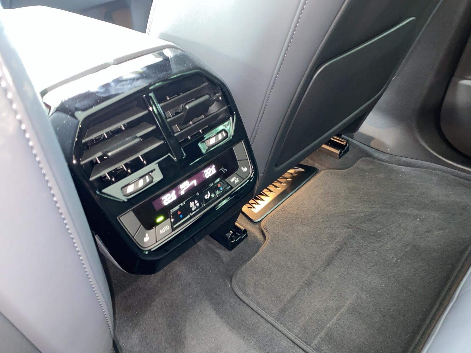 BMW iX M60-image-15