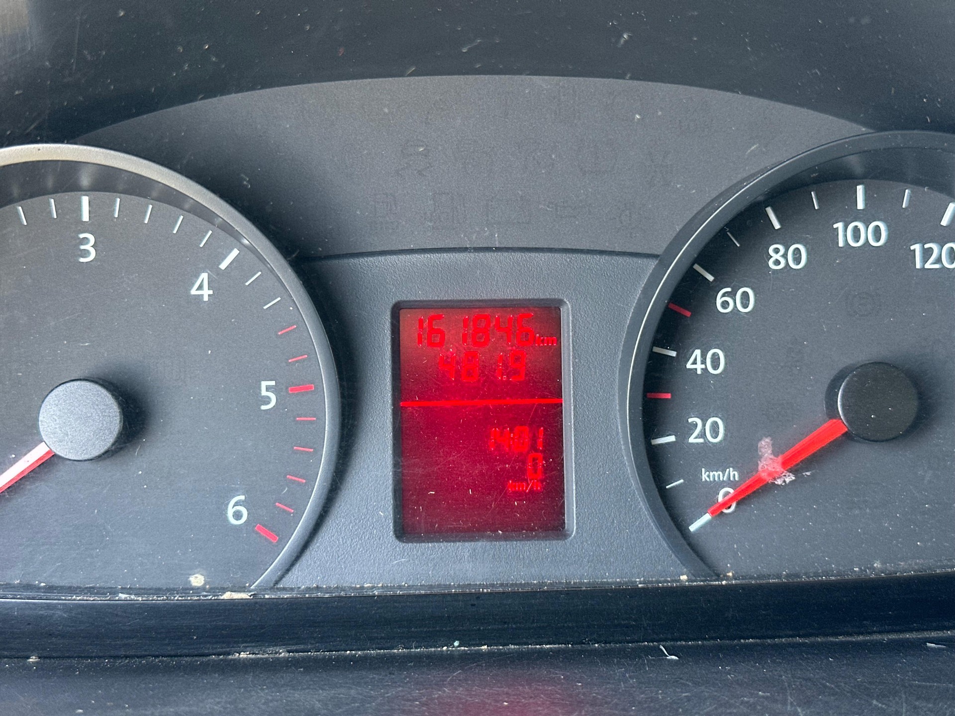 VW Crafter 35 2.0 TDI CR-image-25