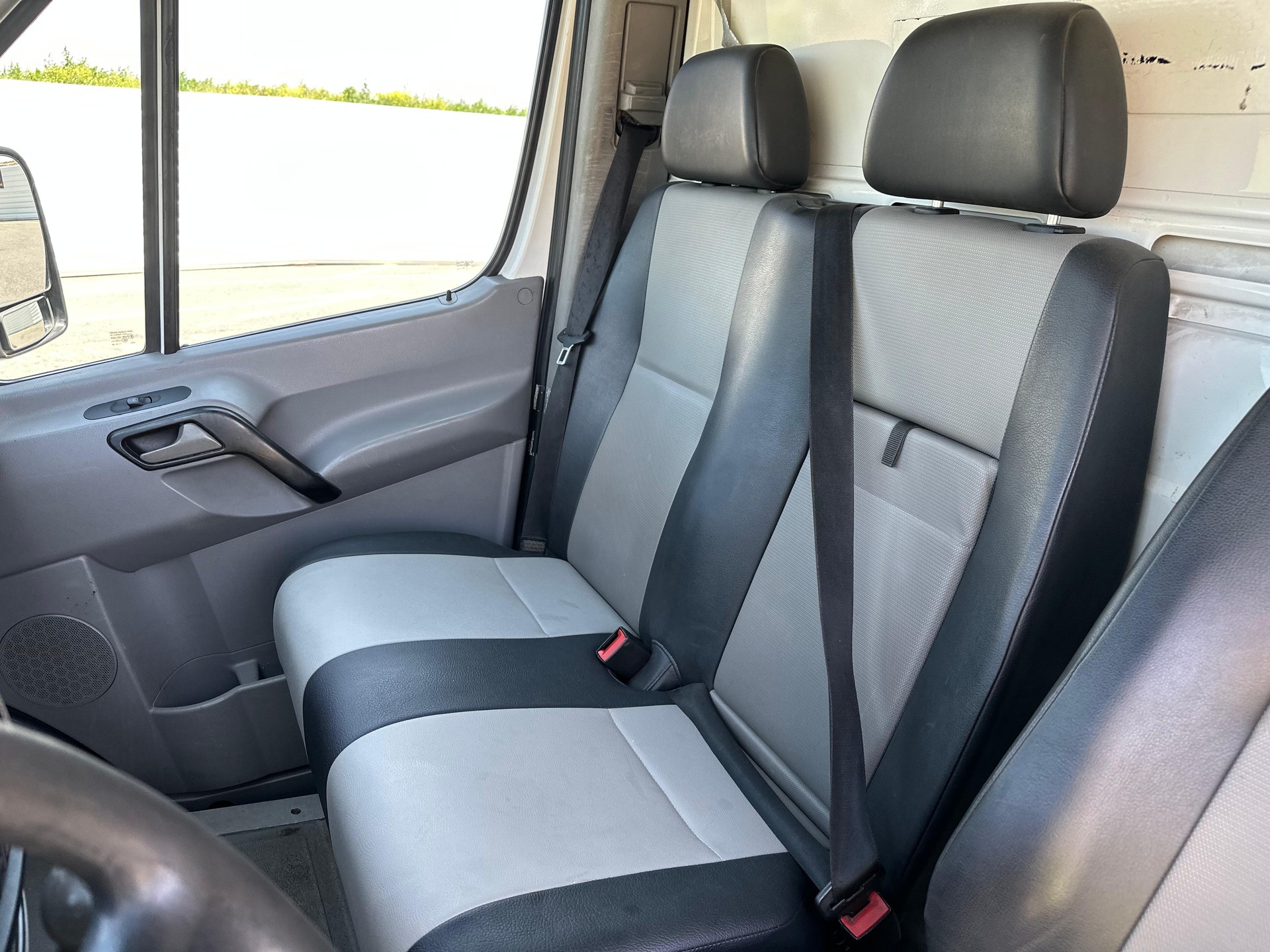 VW Crafter 35 2.0 TDI CR-image-23