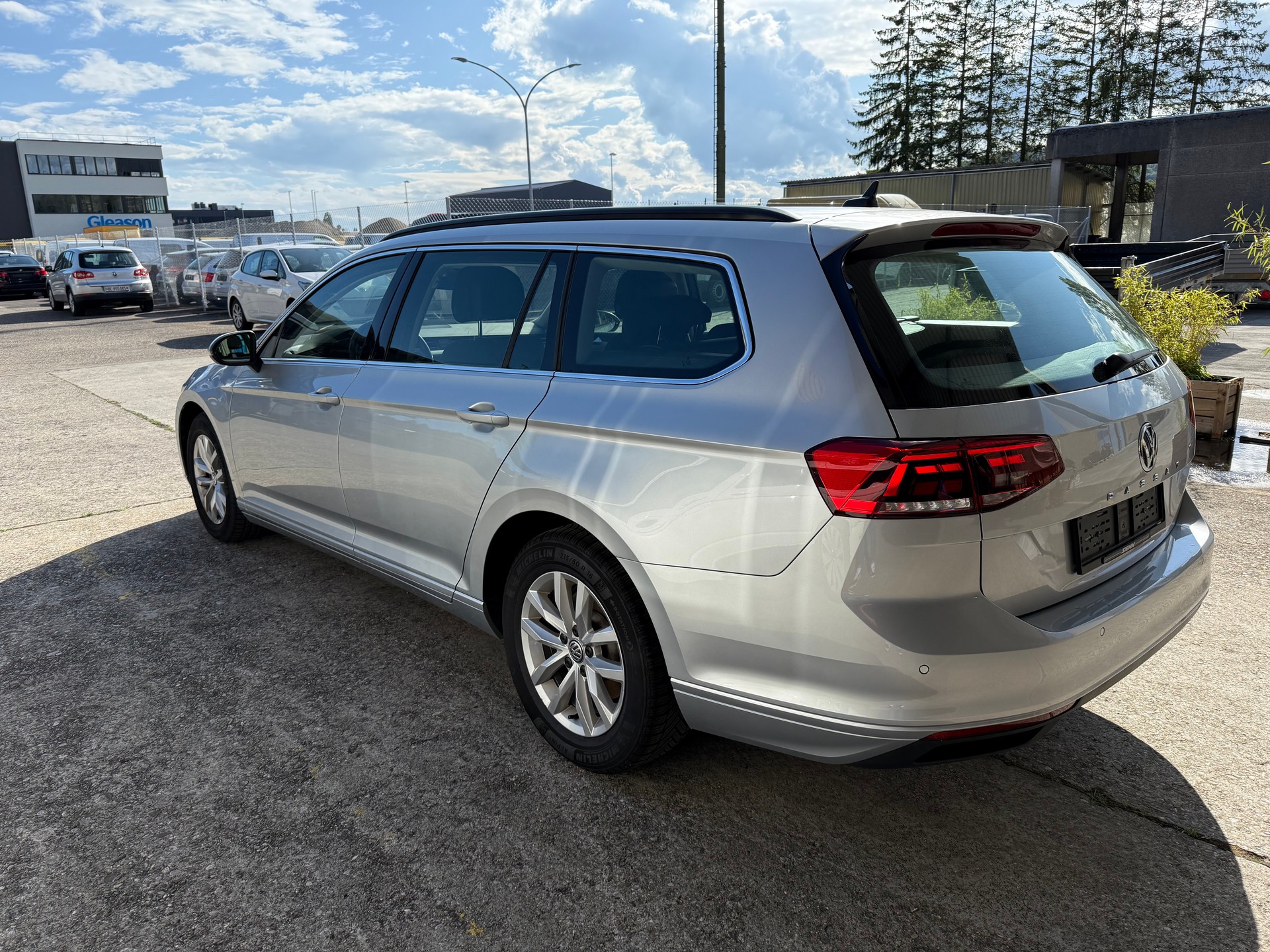 VW Passat 2.0 TDI BMT Business DSG-image-3