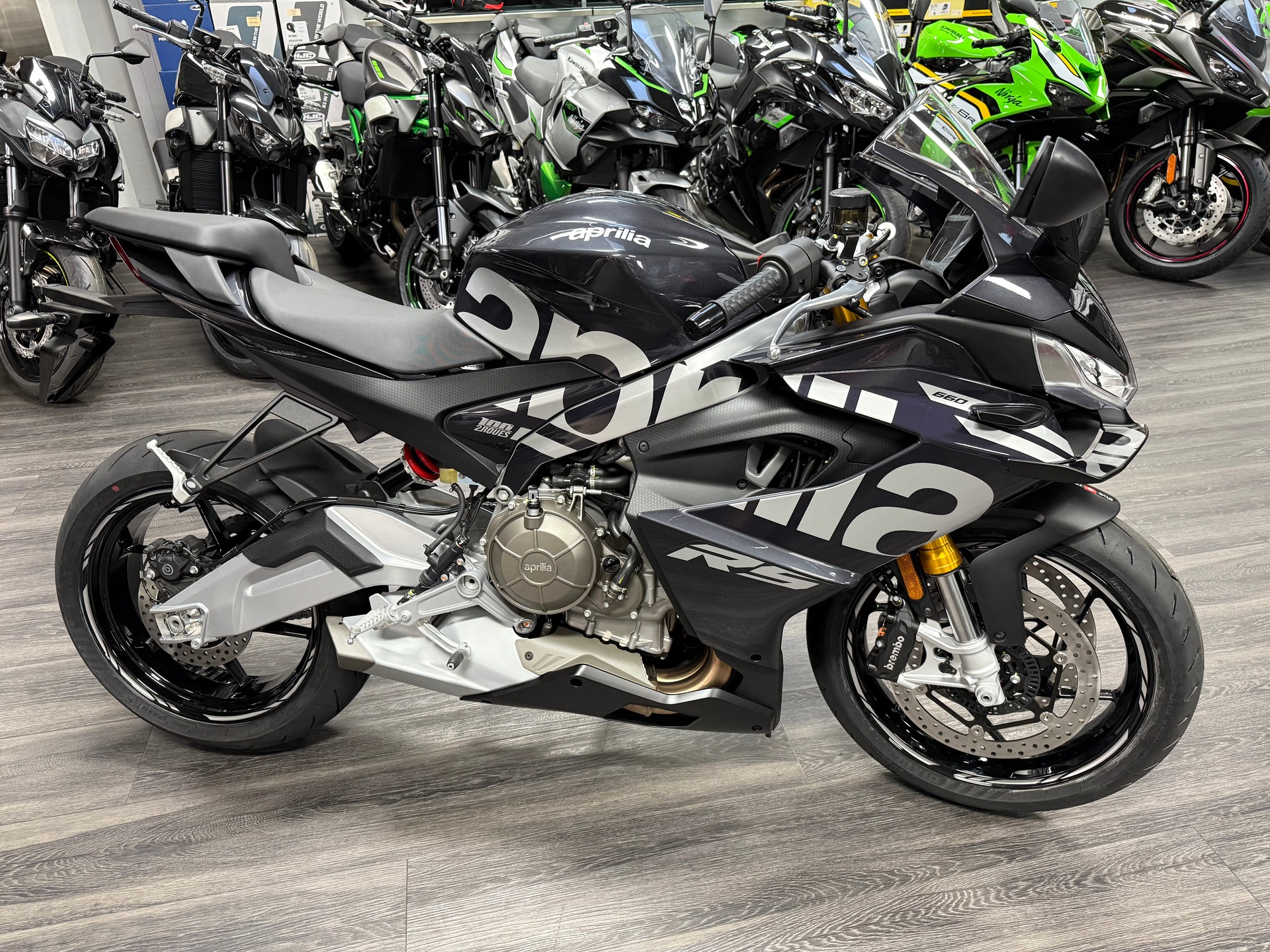 APRILIA RS 660 E5+ (35kW) VENOM SILVER-showroom-element-3