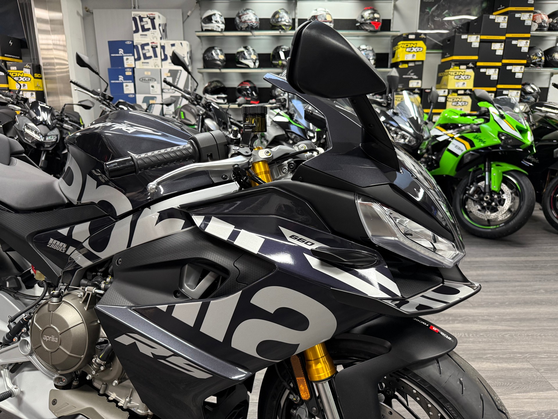 APRILIA RS 660 E5+ (35kW) VENOM SILVER-showroom-element-2