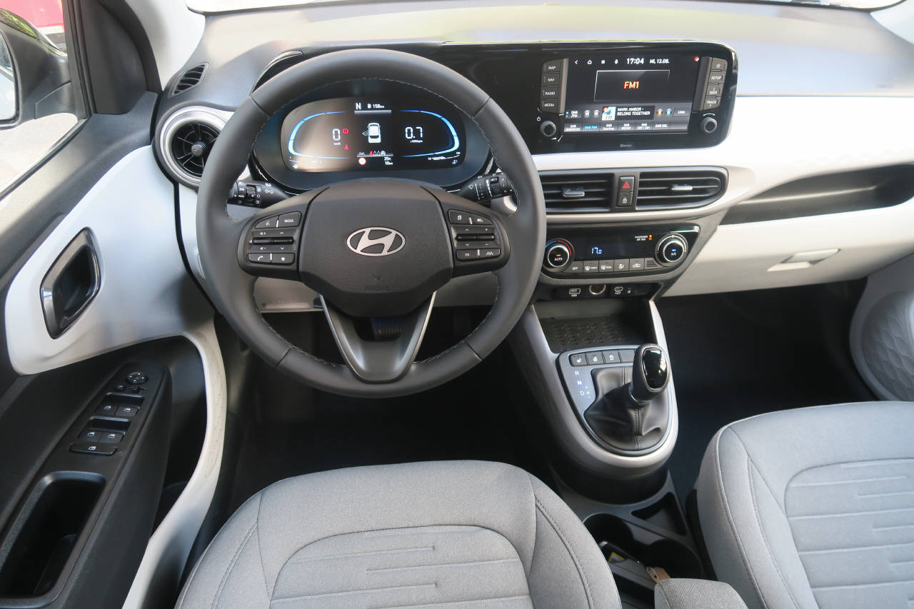 HYUNDAI i10 1.2 Vertex-image-4