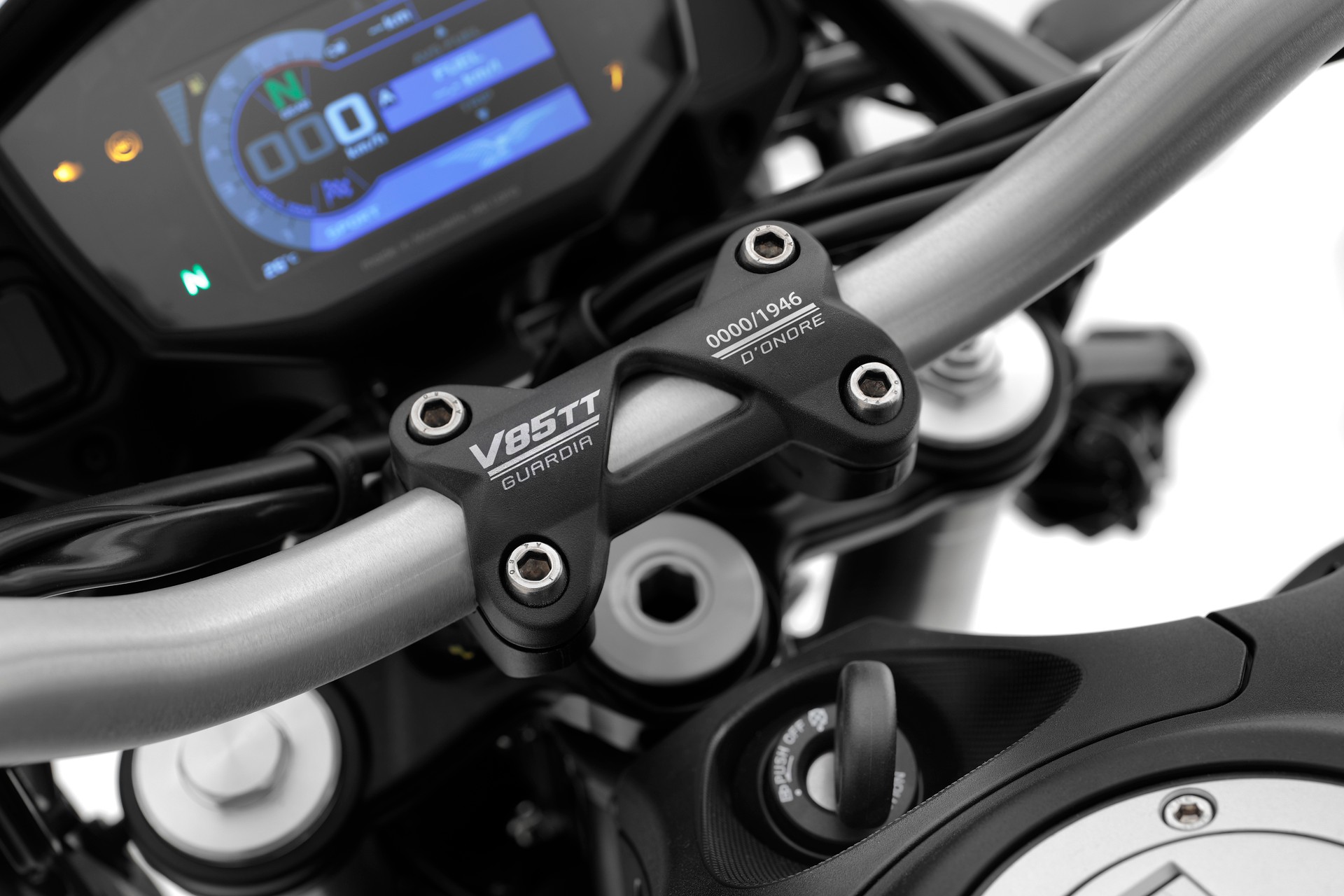 MOTO GUZZI V85 TT Guardia d'Onore-image-14