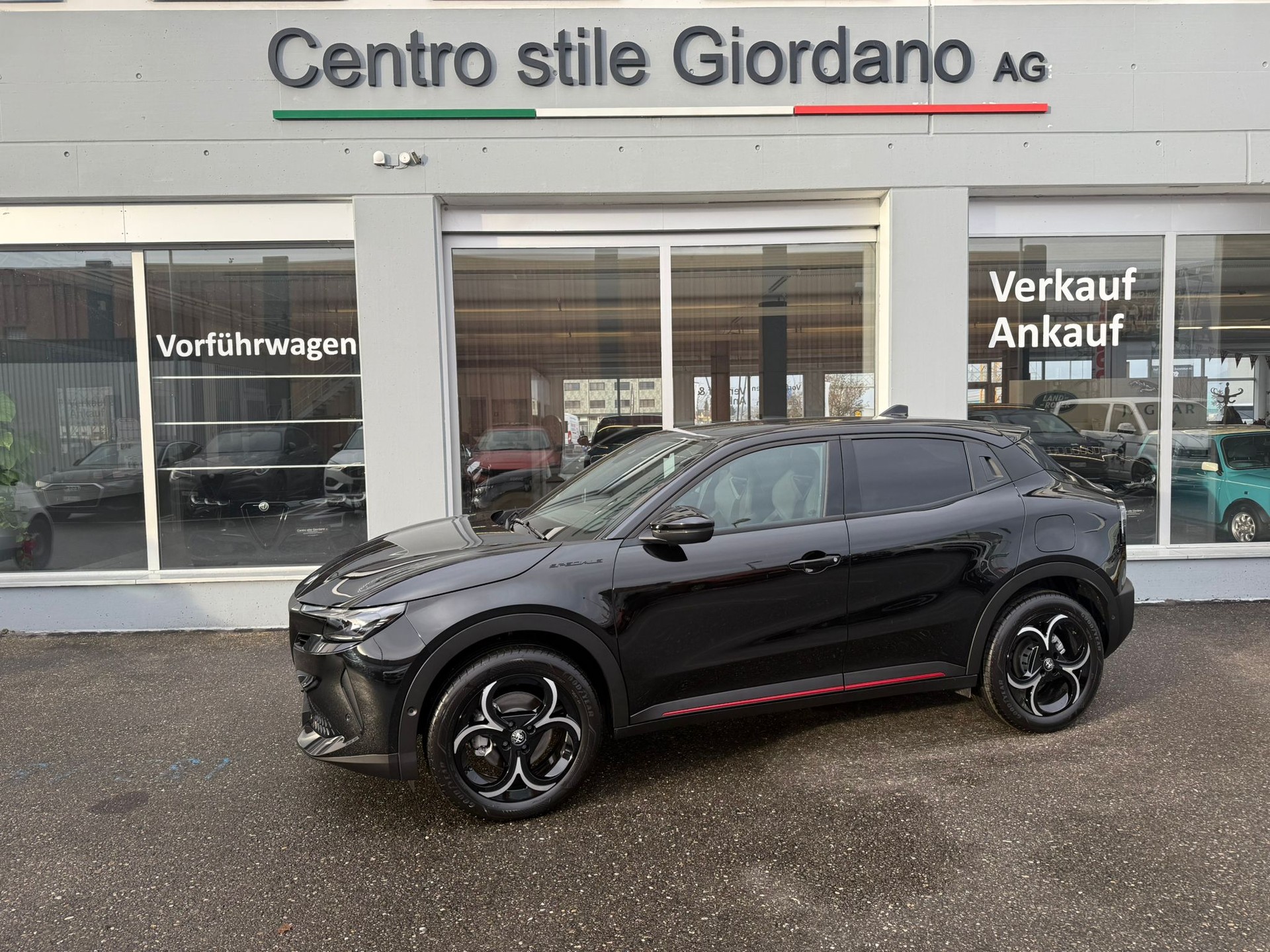ALFA ROMEO Junior 1.2 Hybrid Speciale Pack Sport&Pack Tech-showroom-element-1