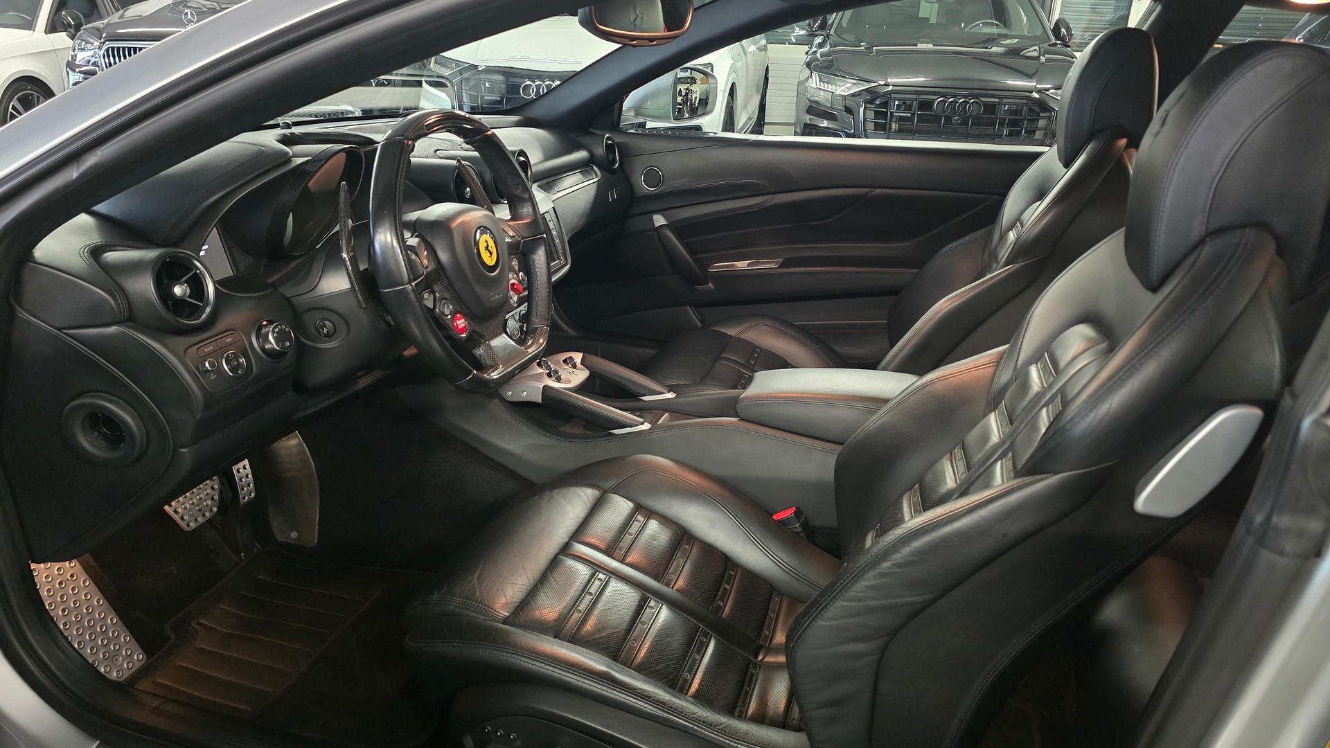 FERRARI FF-image-18