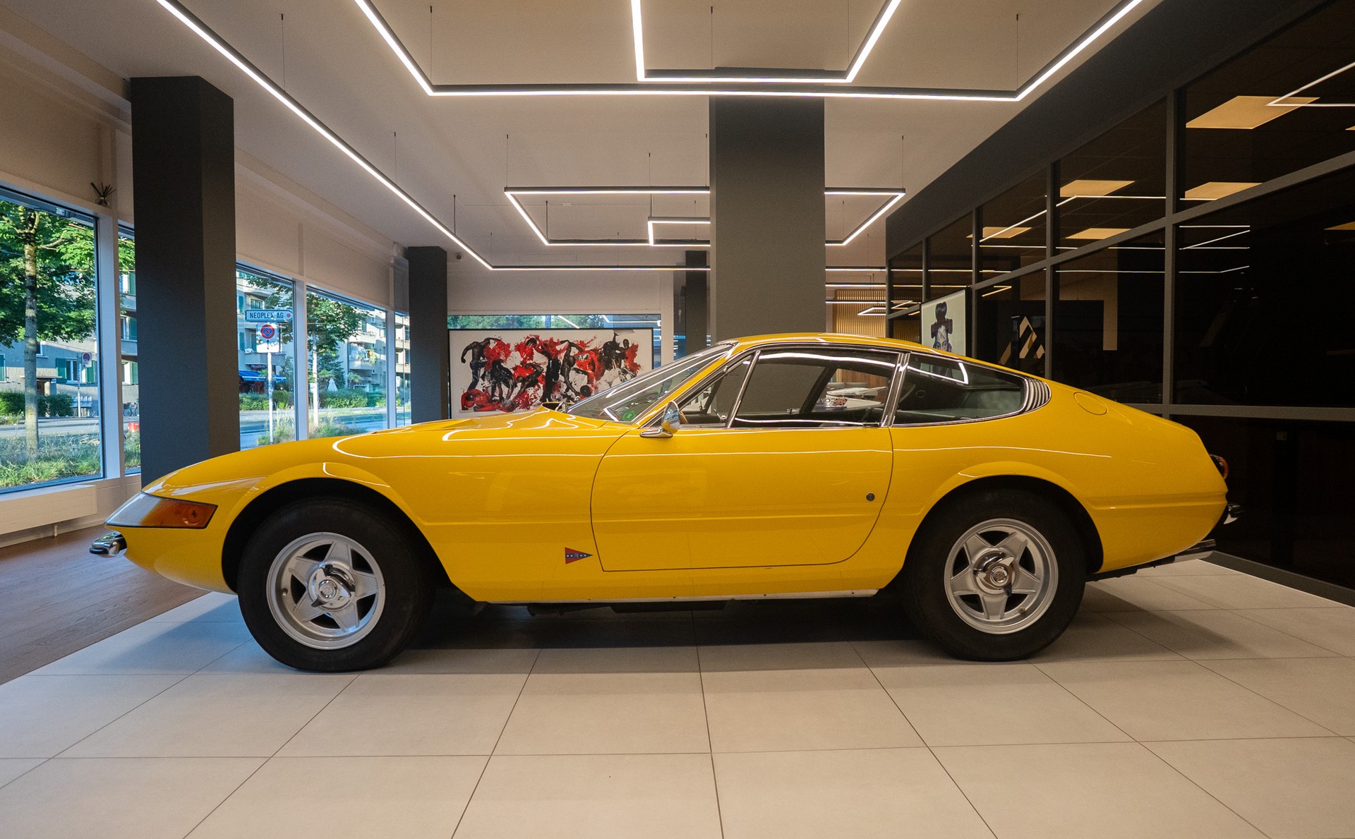 FERRARI 365 GTB Daytona "Plexiglas"-showroom-element-1