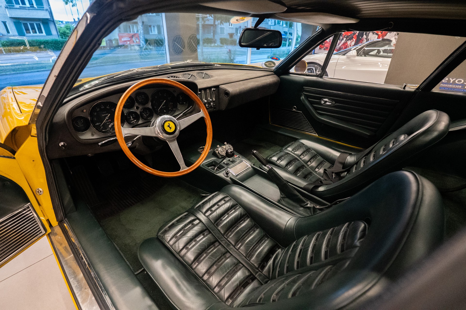 FERRARI 365 GTB Daytona "Plexiglas"-showroom-element-3