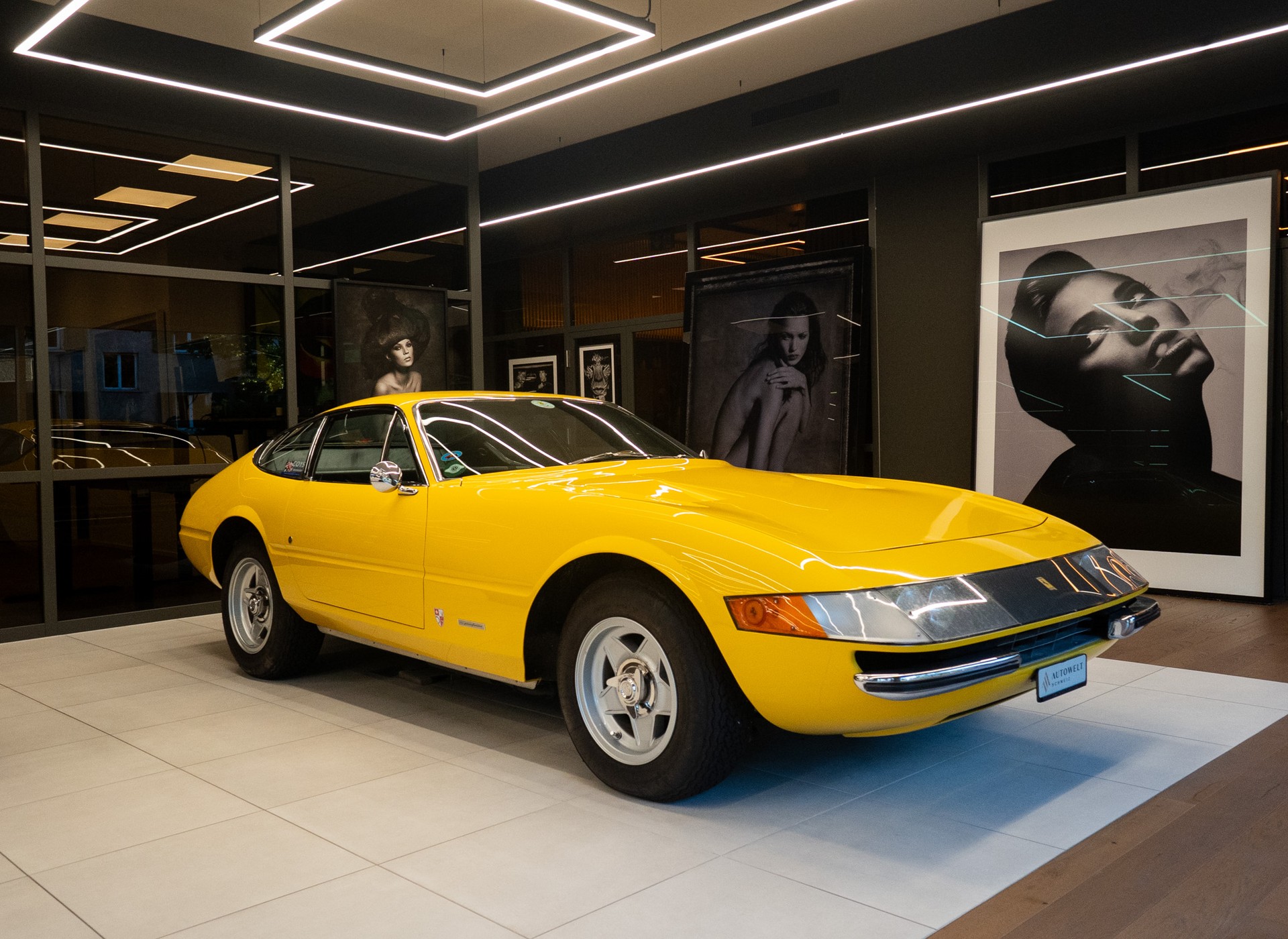 FERRARI 365 GTB Daytona "Plexiglas"