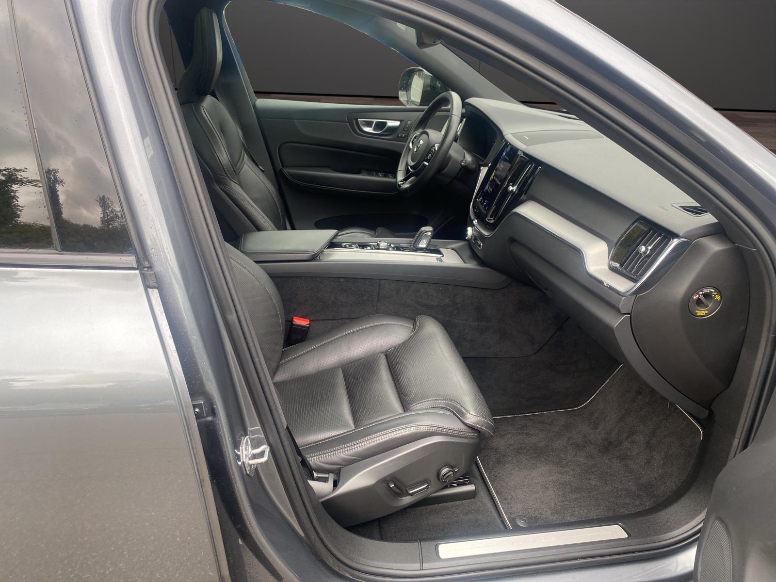 VOLVO XC60 2.0 T6 TE R-Design eAWD-image-10