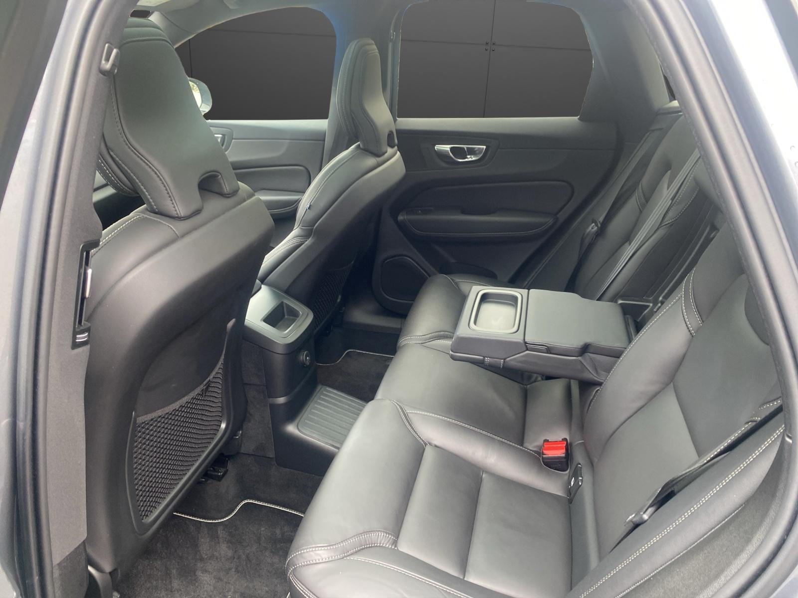 VOLVO XC60 2.0 T6 TE R-Design eAWD-image-11