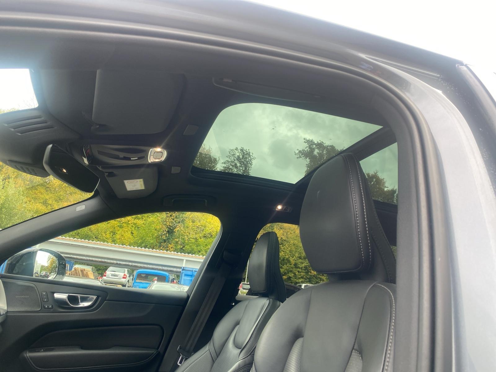 VOLVO XC60 2.0 T6 TE R-Design eAWD-image-14