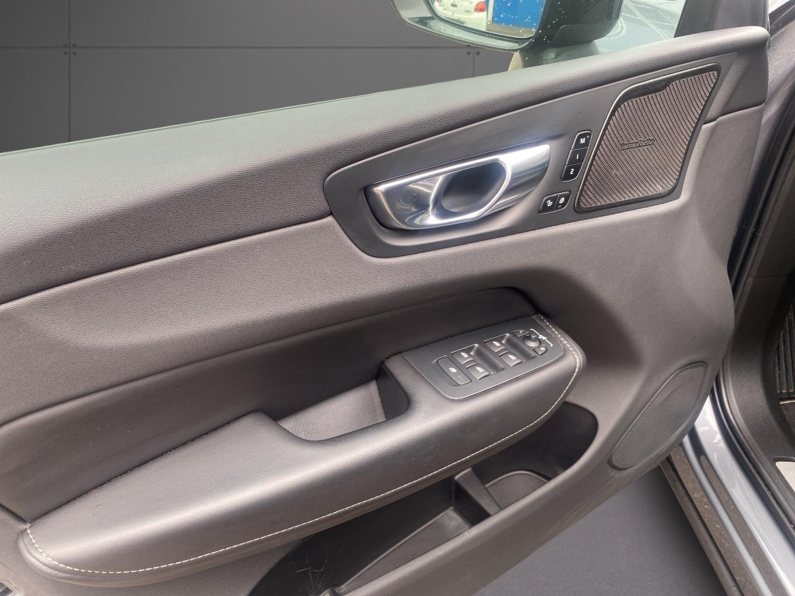 VOLVO XC60 2.0 T6 TE R-Design eAWD-image-19