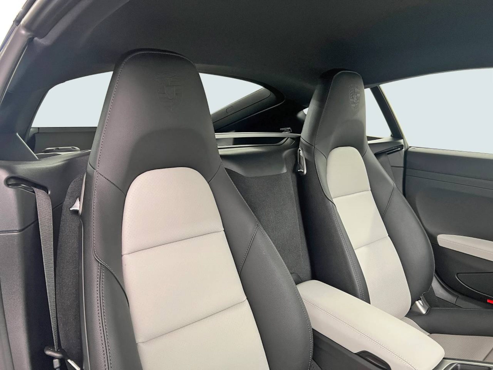 PORSCHE 718 Cayman Style Edition-image-19