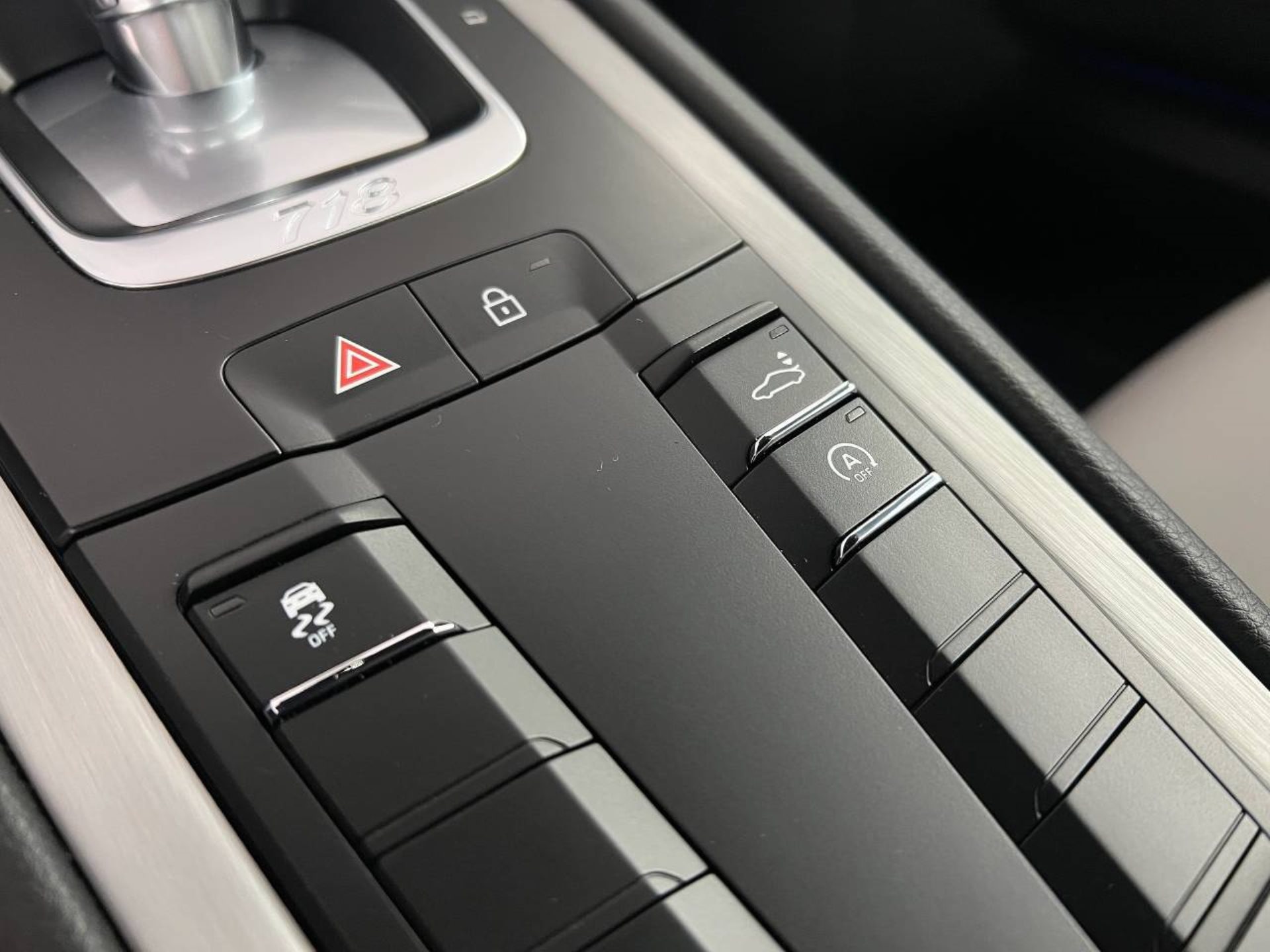 PORSCHE 718 Cayman Style Edition-image-30