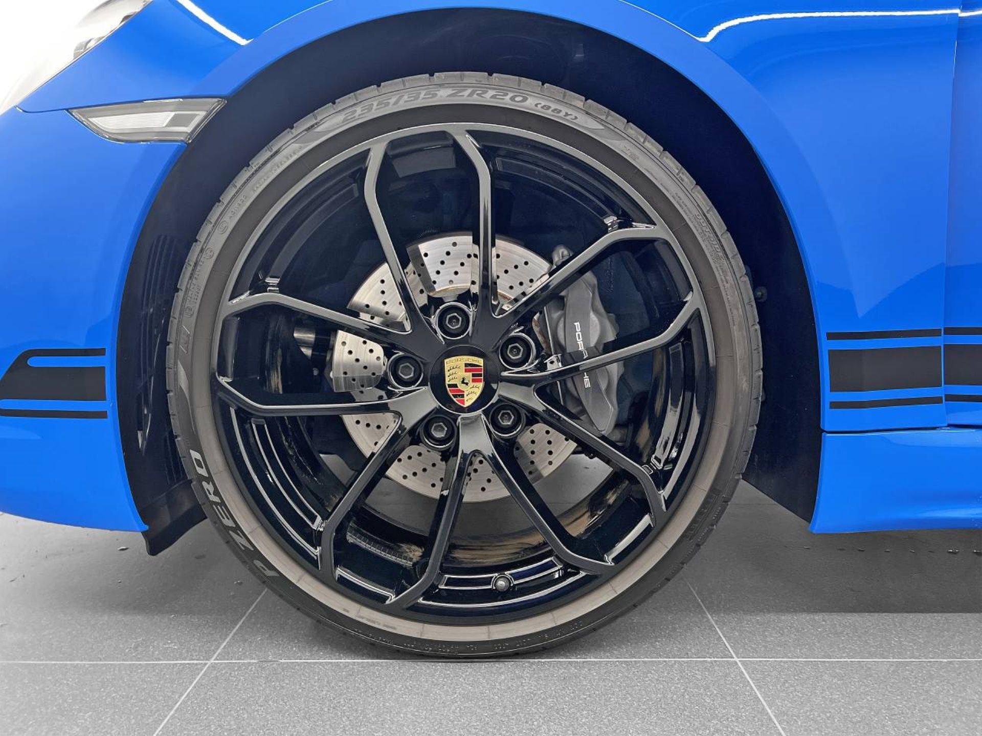 PORSCHE 718 Cayman Style Edition-image-10
