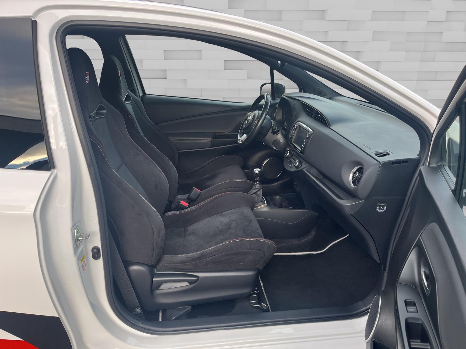 TOYOTA Yaris 1.8 VVT-i GRMN-image-12