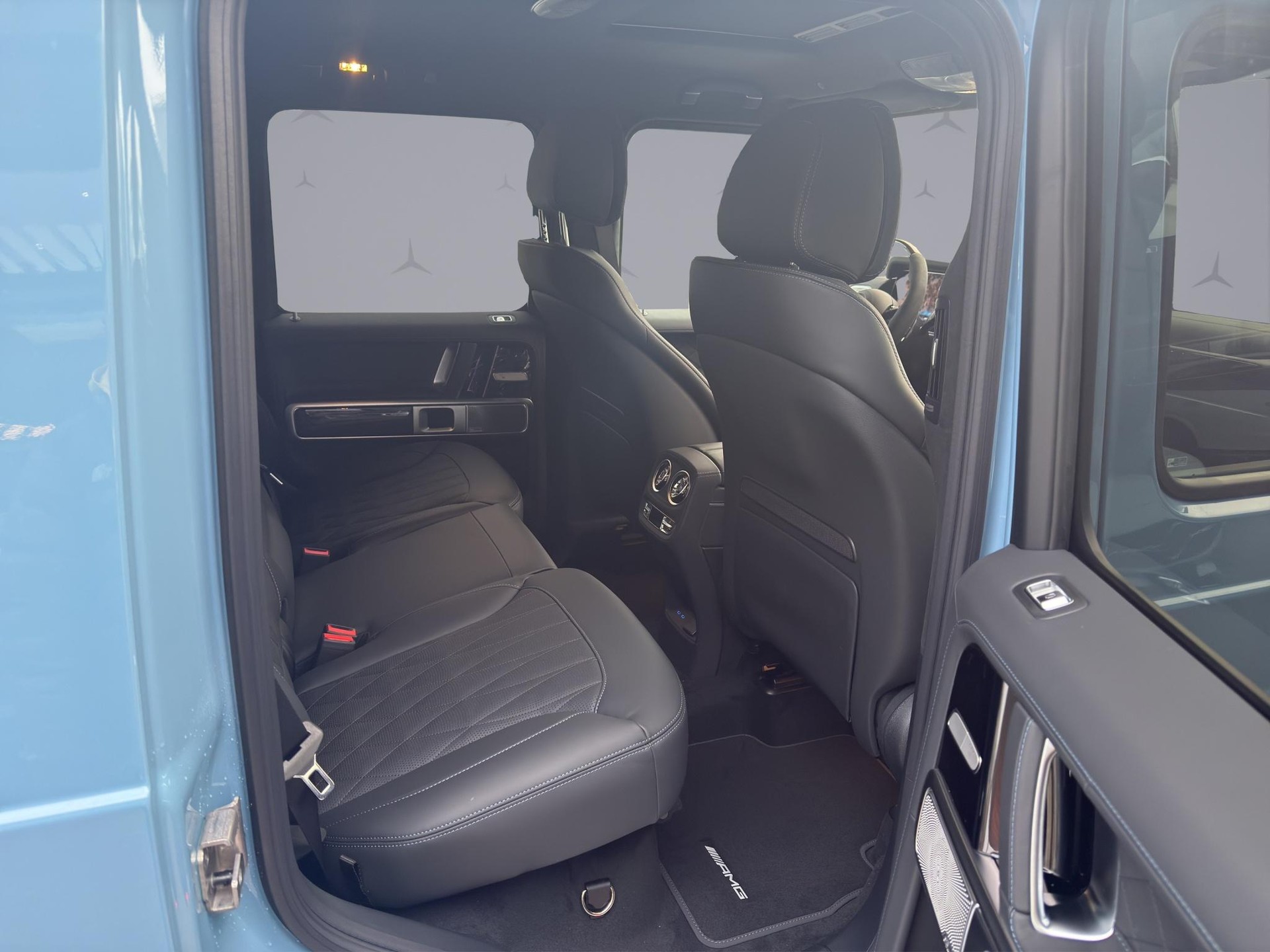 MERCEDES-BENZ G 63 AMG-image-16