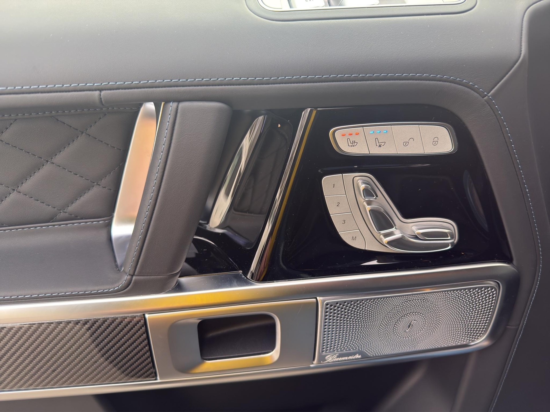 MERCEDES-BENZ G 63 AMG-image-9