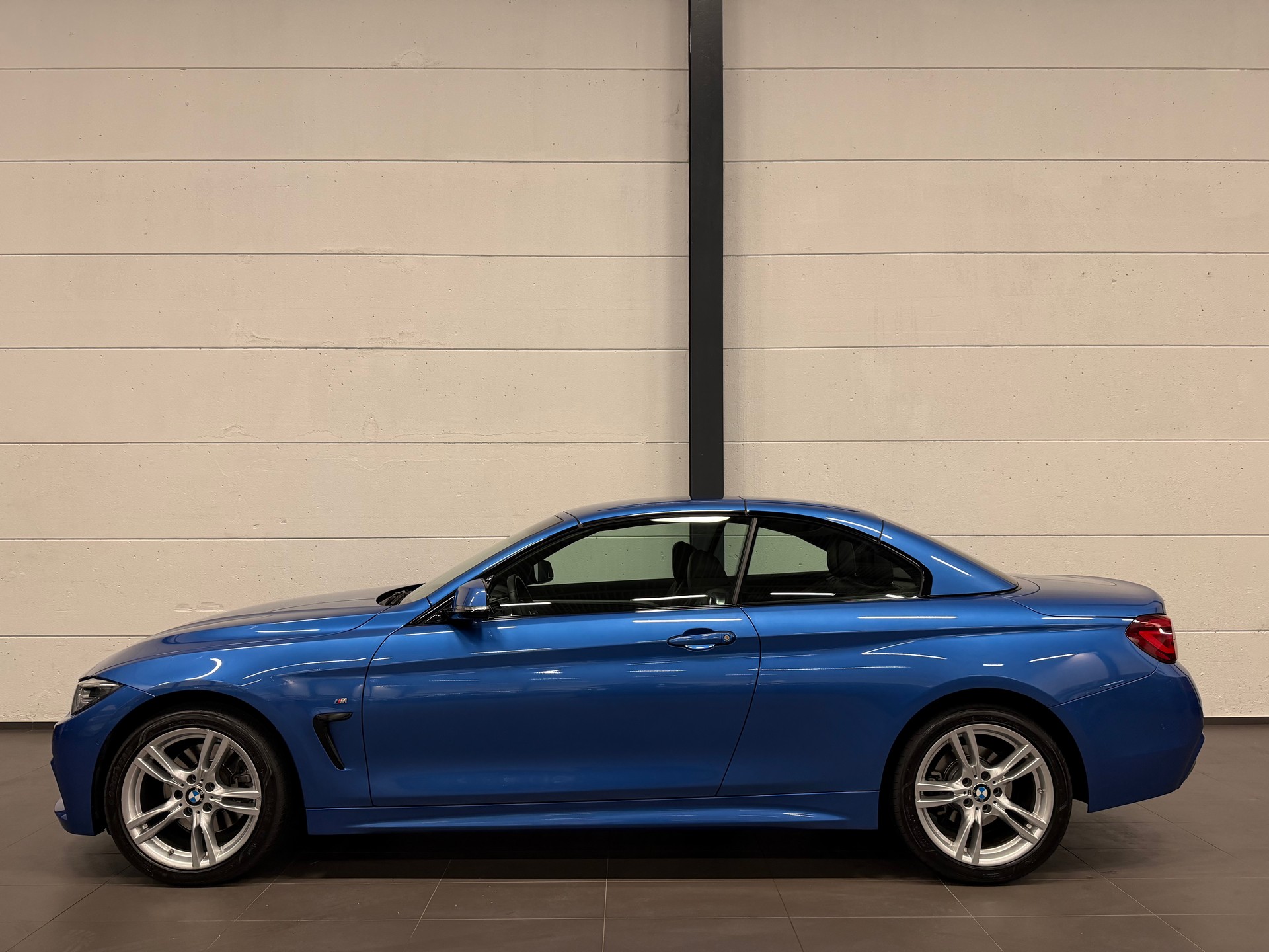 BMW 430i Cabriolet xDrive MSport Steptronic-image-10
