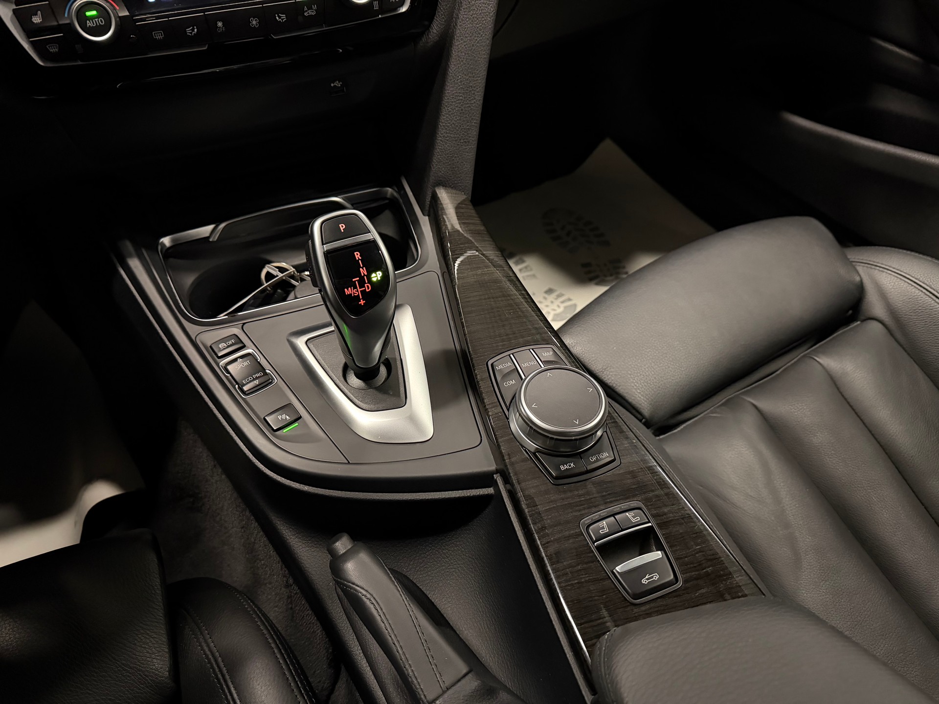BMW 430i Cabriolet xDrive MSport Steptronic-image-29